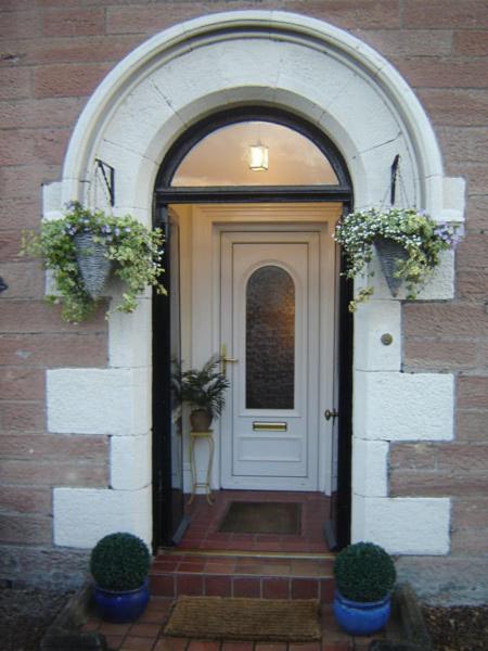 Strome Lodge