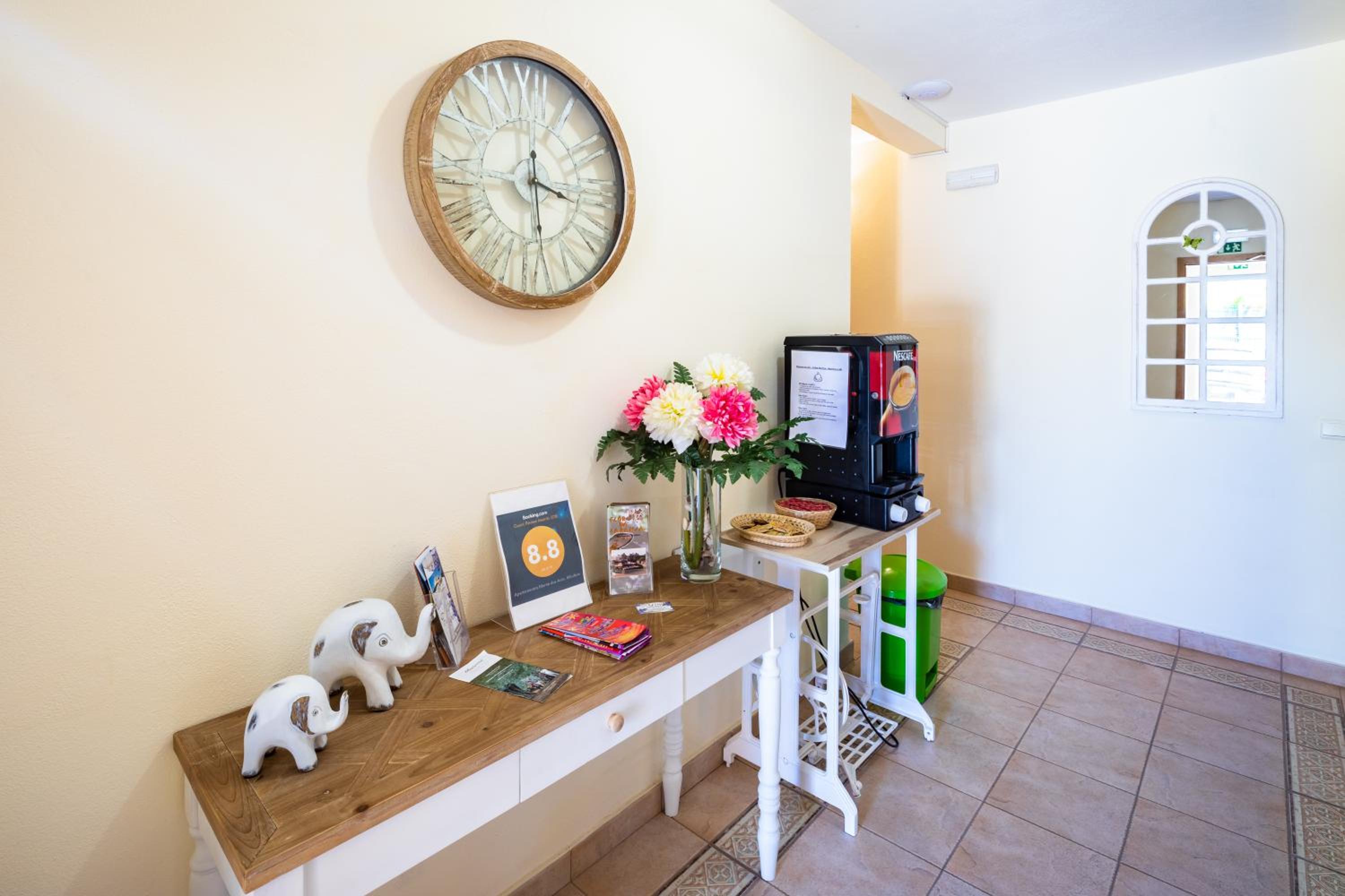 Apartamentos Monte dos Avós, Albufeira by AlgarveBlossom