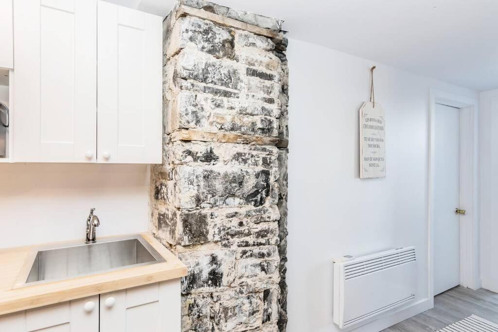 North House - Modern Meets Rustic- 2 Bedroom in Old Quebec