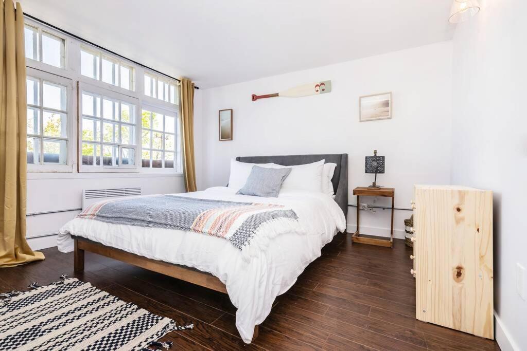 North House - Modern Meets Rustic- 2 Bedroom in Old Quebec