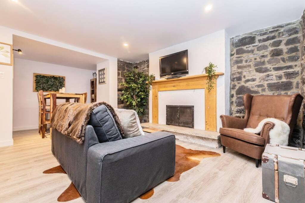 North House - Modern Meets Rustic- 2 Bedroom in Old Quebec