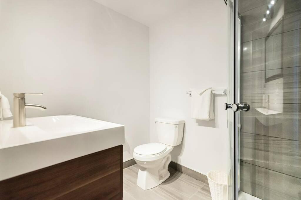 North House - Modern Meets Rustic- 2 Bedroom in Old Quebec
