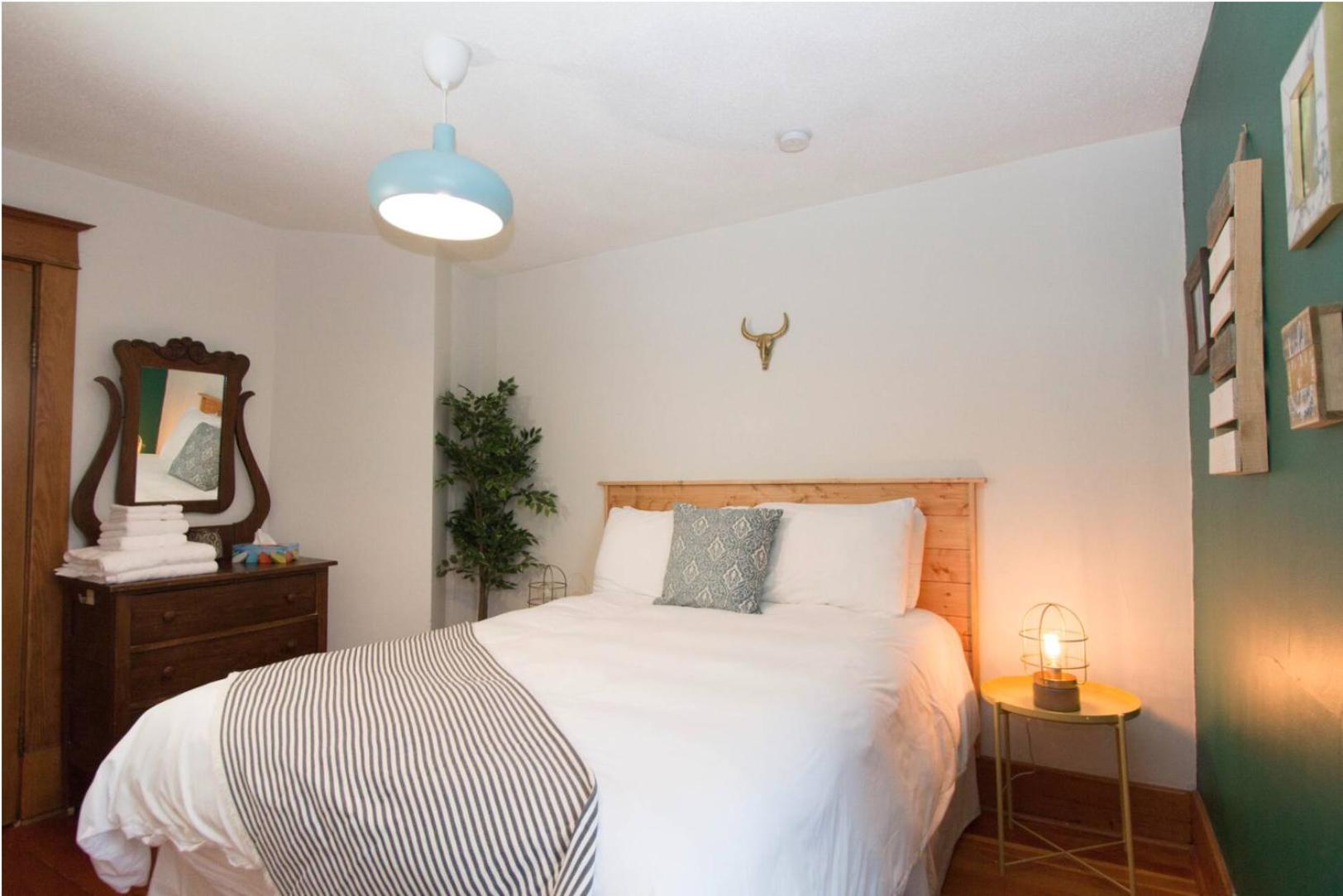 Rocky Mountain Retreat- Enormous House Sleeps 23