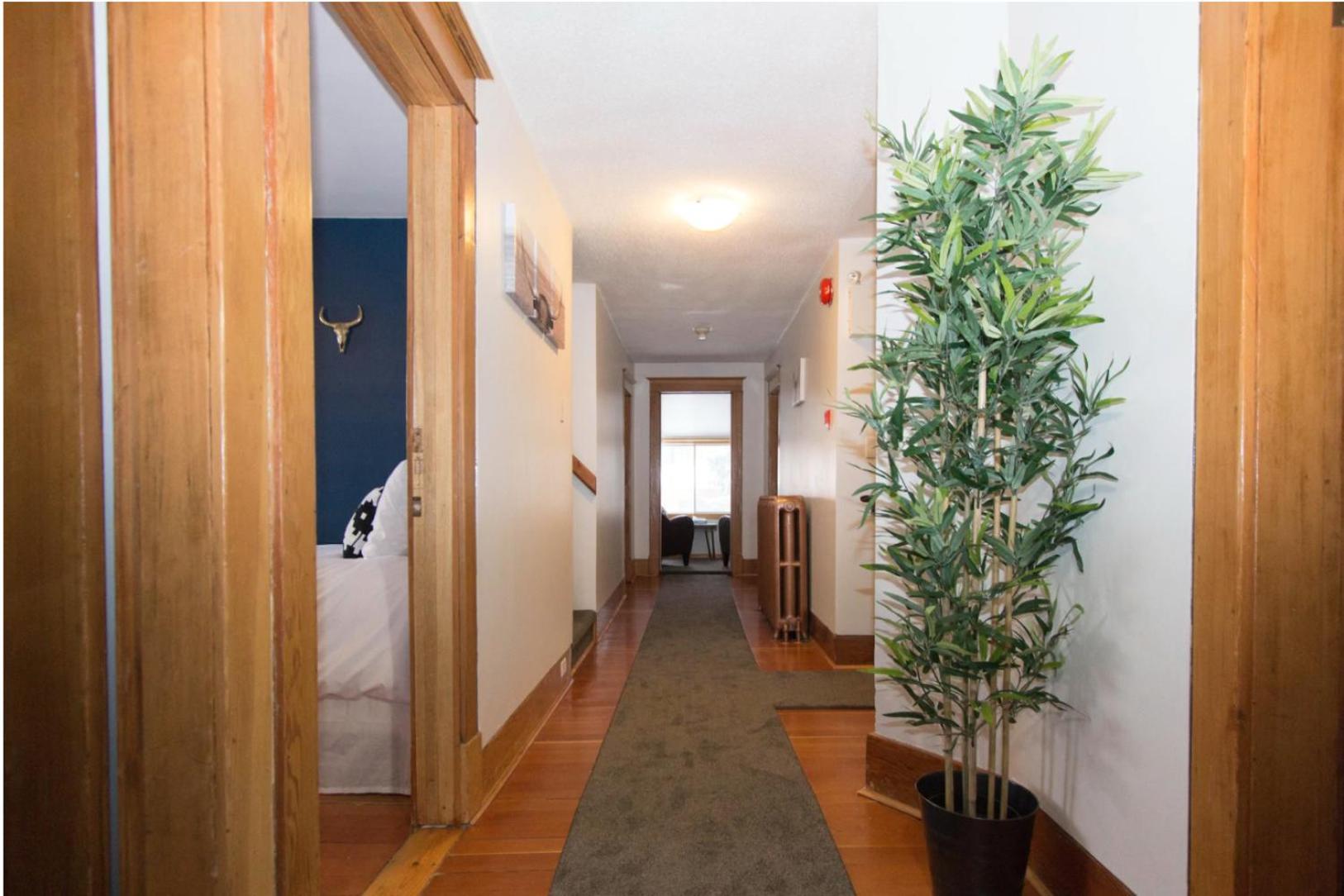 Rocky Mountain Retreat- Enormous House Sleeps 23