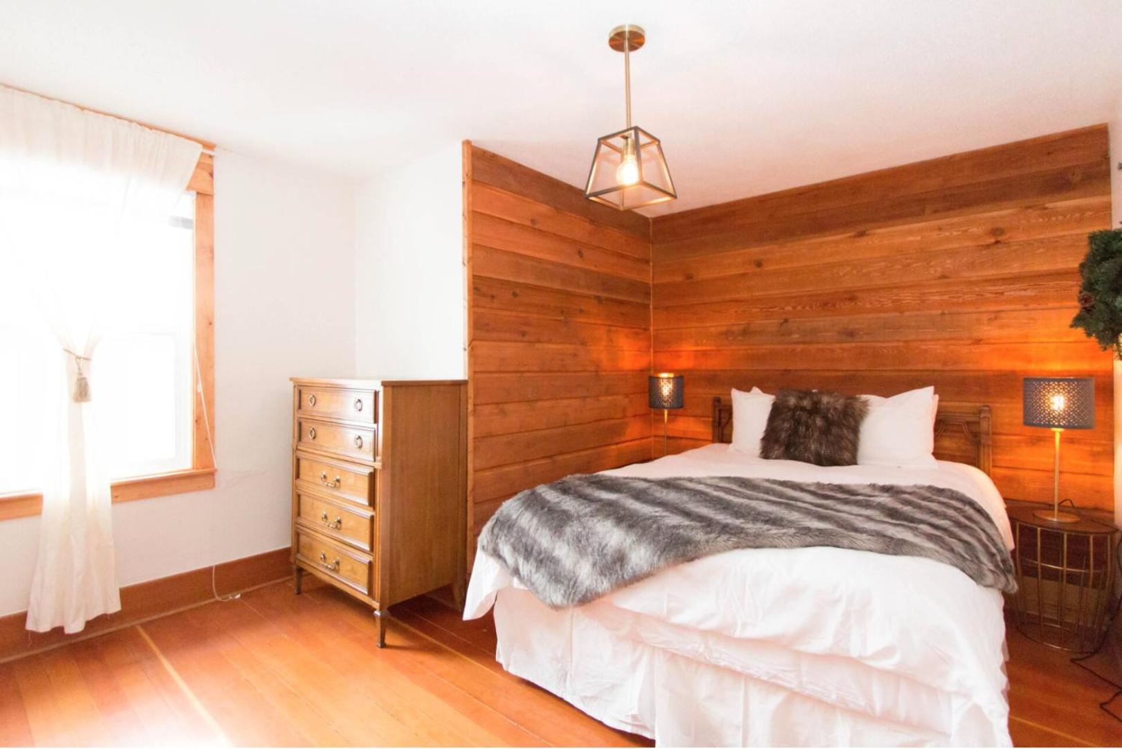 Rocky Mountain Retreat- Enormous House Sleeps 23