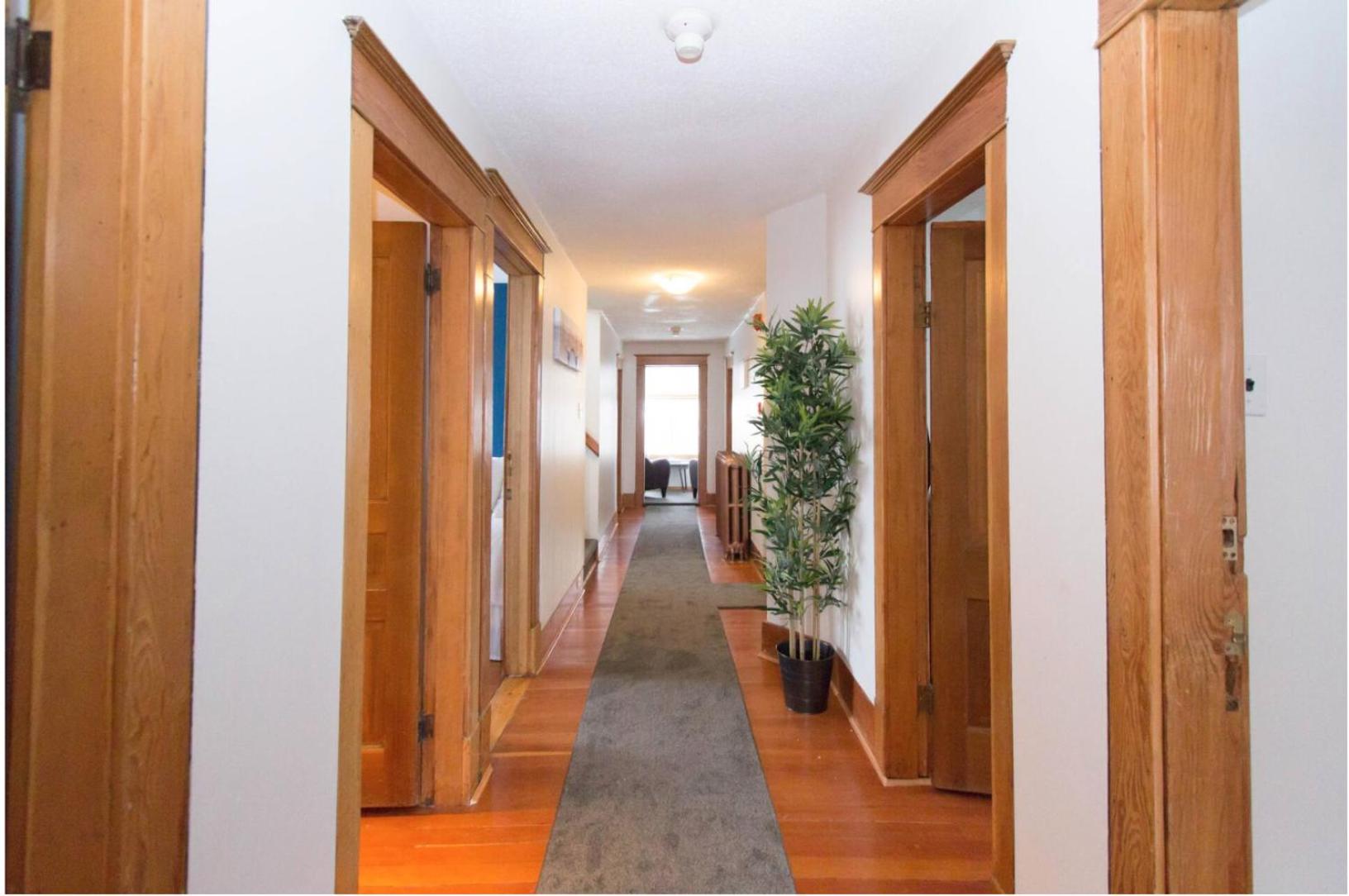 Rocky Mountain Retreat- Enormous House Sleeps 23