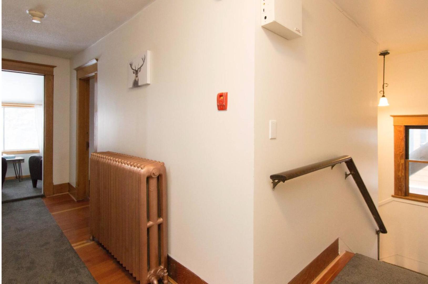 Rocky Mountain Retreat- Enormous House Sleeps 23