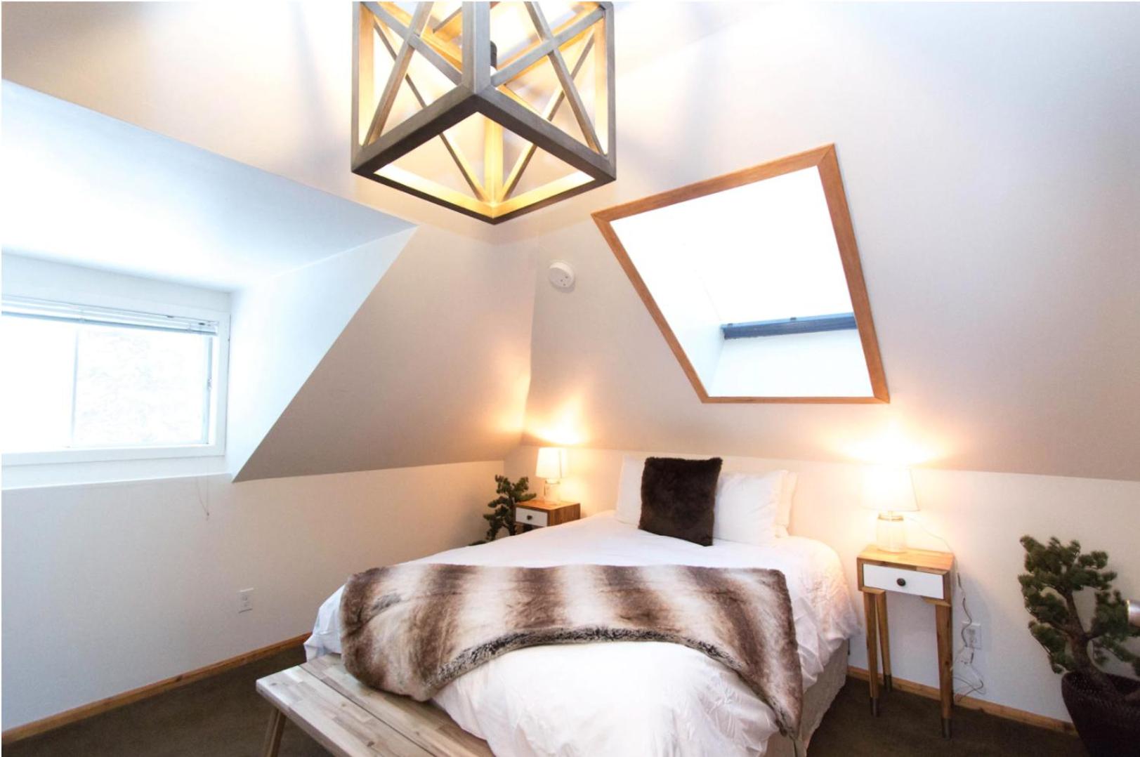 Rocky Mountain Retreat- Enormous House Sleeps 23