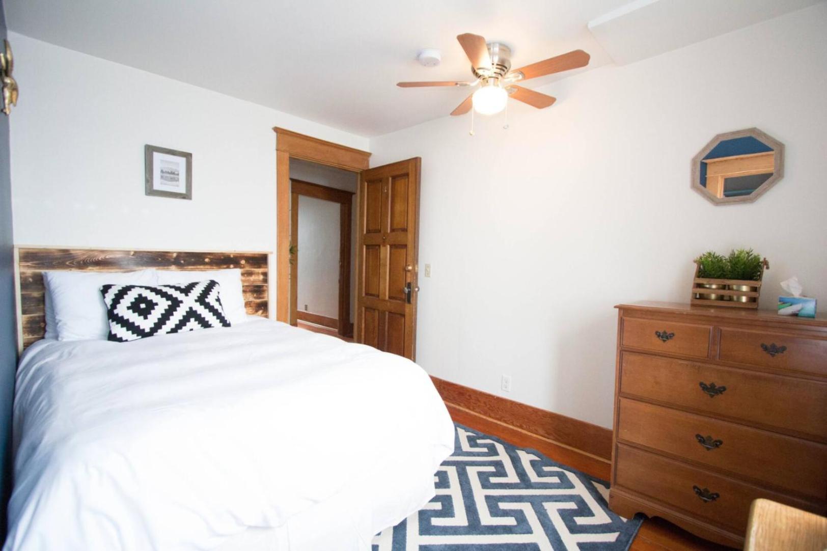 Rocky Mountain Retreat- Enormous House Sleeps 23