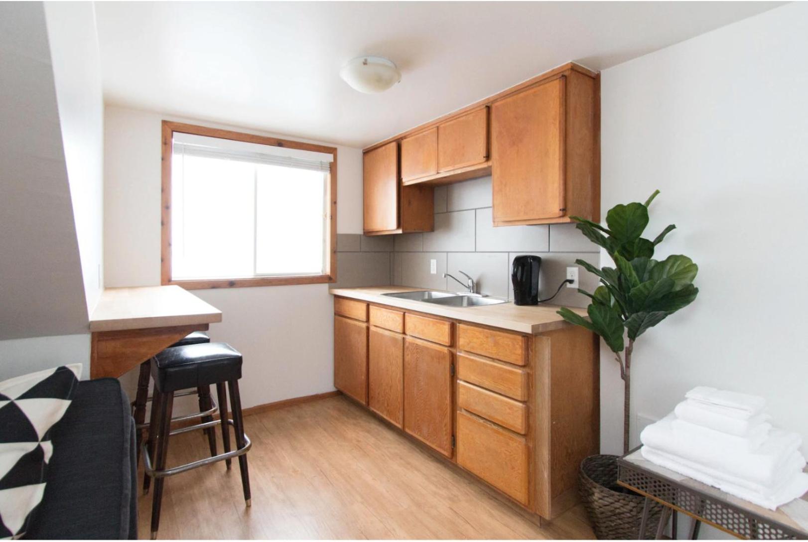 Rocky Mountain Retreat- Enormous House Sleeps 23