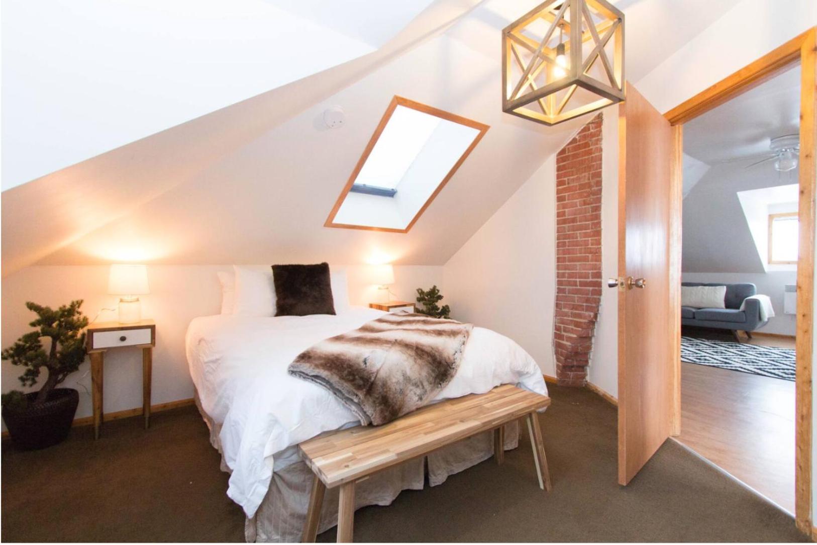 Rocky Mountain Retreat- Enormous House Sleeps 23