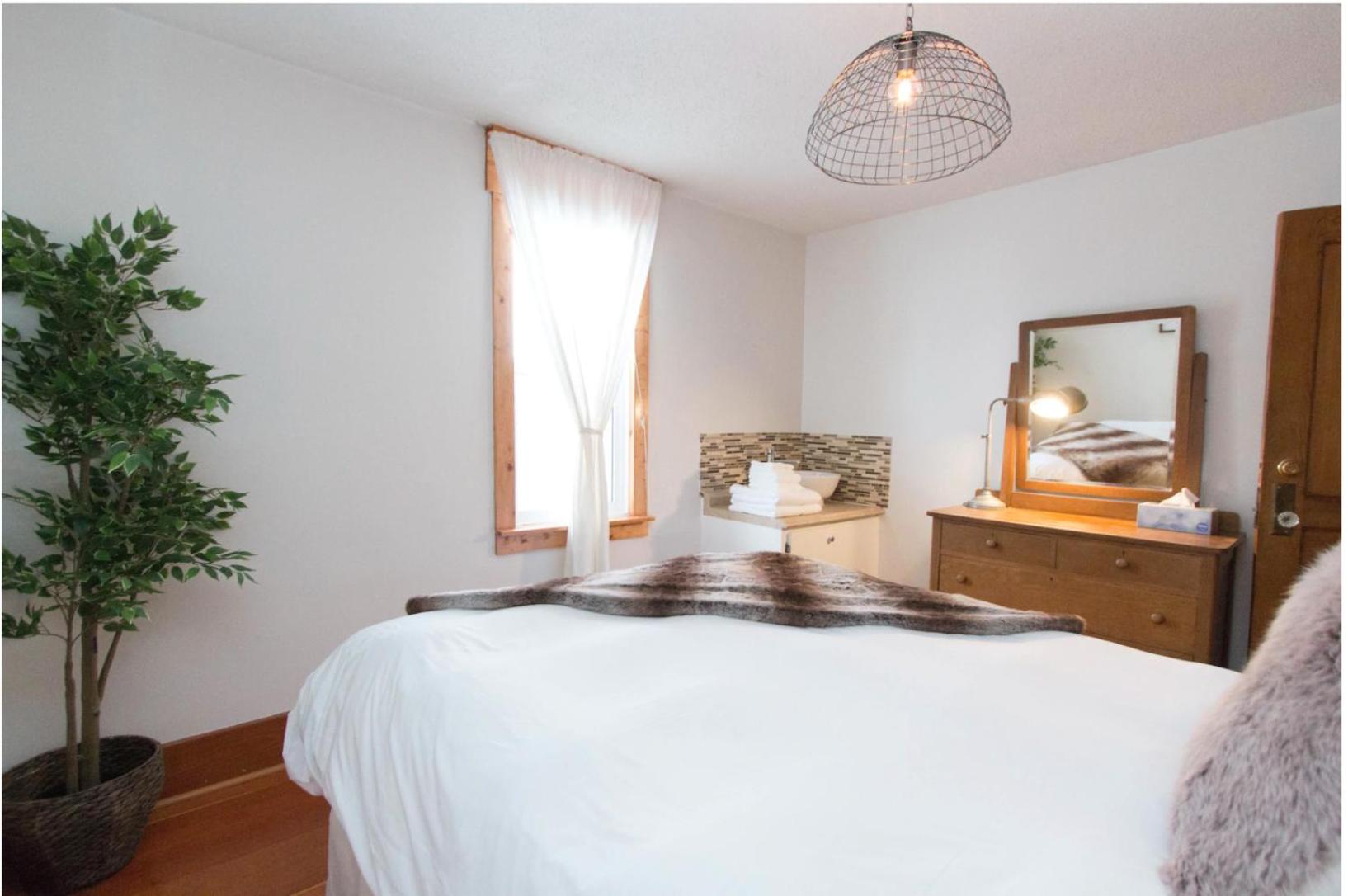 Rocky Mountain Retreat- Enormous House Sleeps 23