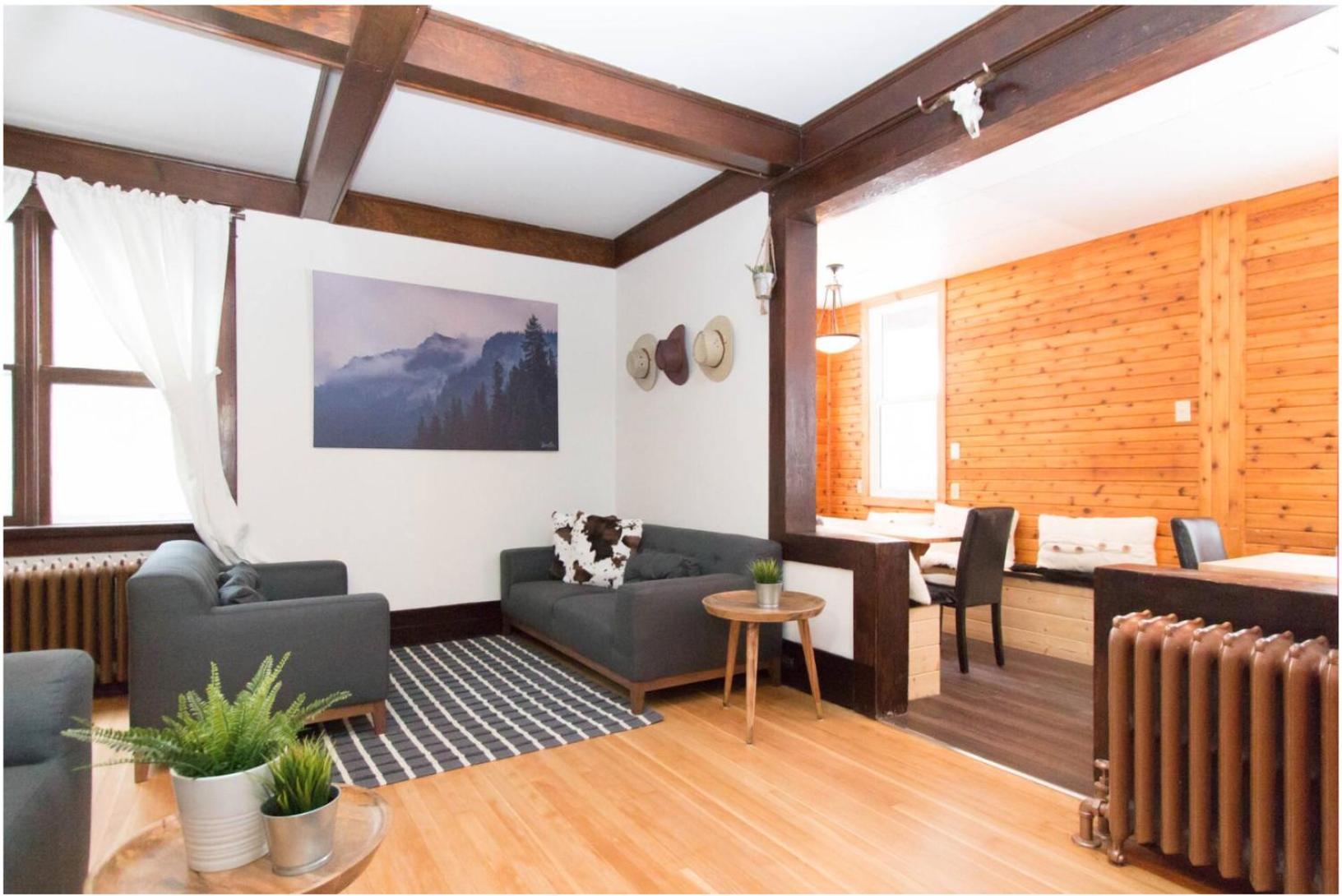 Rocky Mountain Retreat- Enormous House Sleeps 23