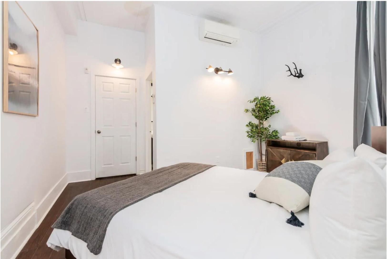 North House - Des Remparts- 2-bed with great views, terrace