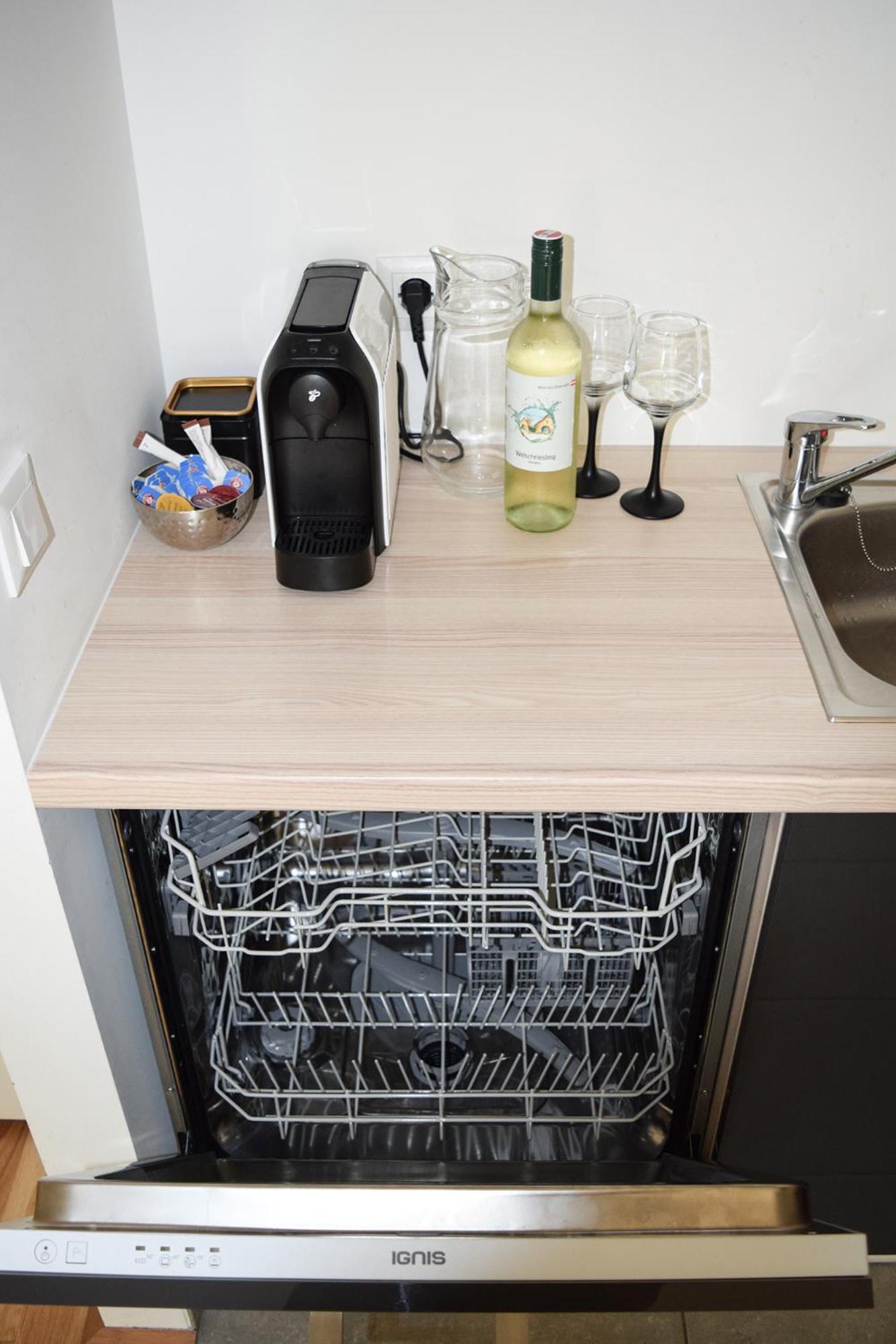 Cosy new Apartment 3min to VIC/Uno-City and Danube