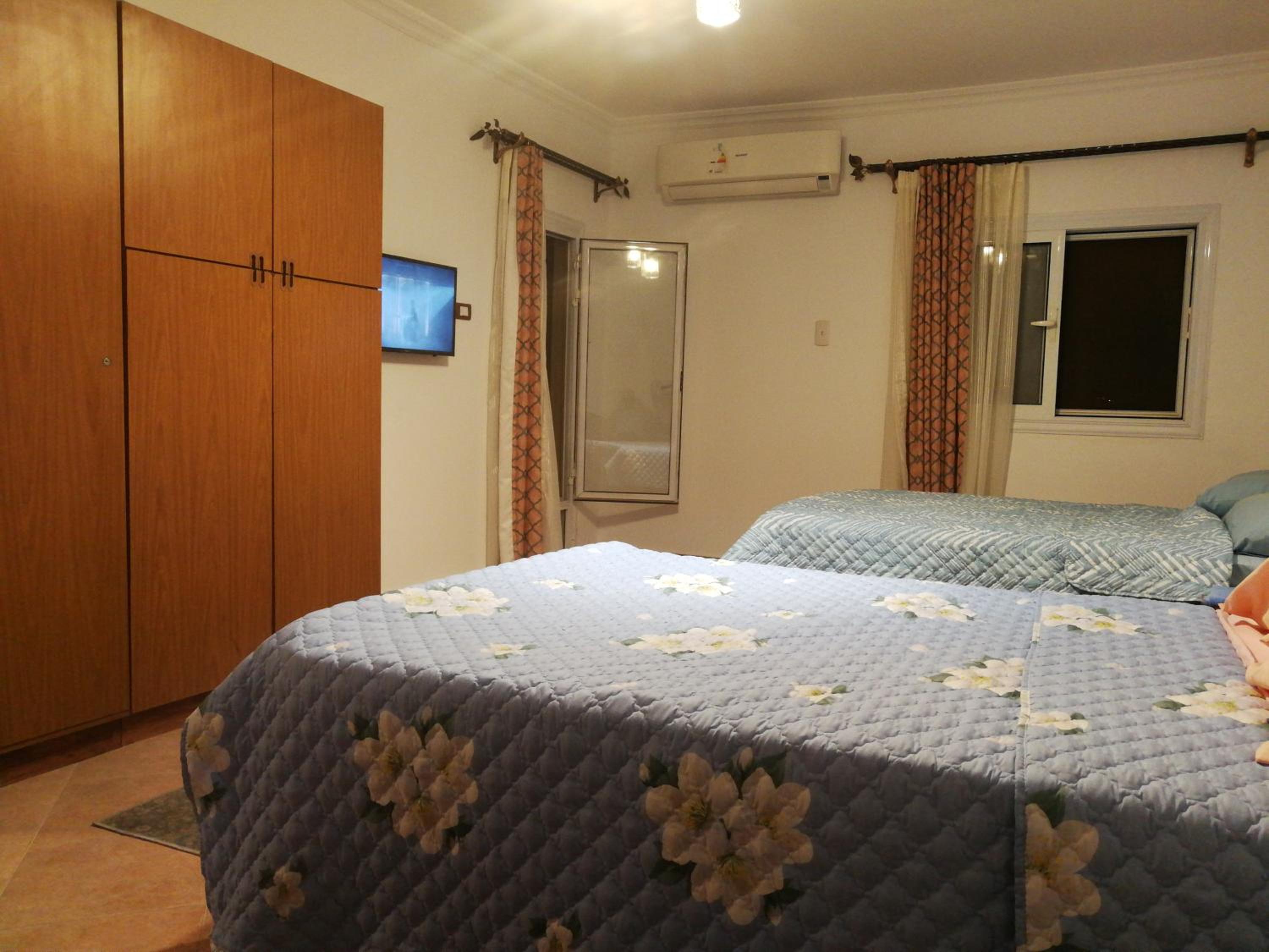 Three bedrooms apartment Nile view maadi