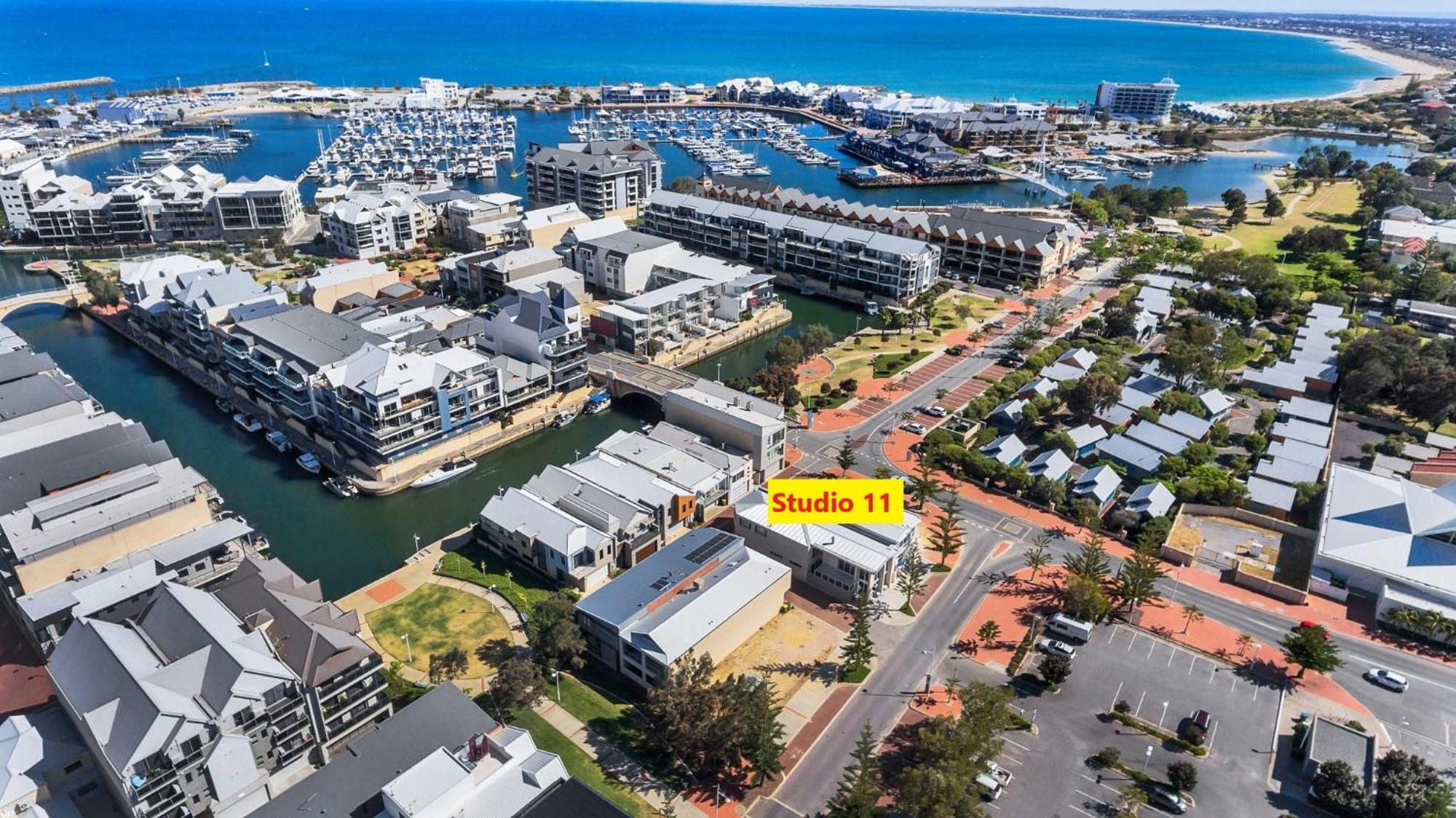 Studio 11 Mandurah Marina
