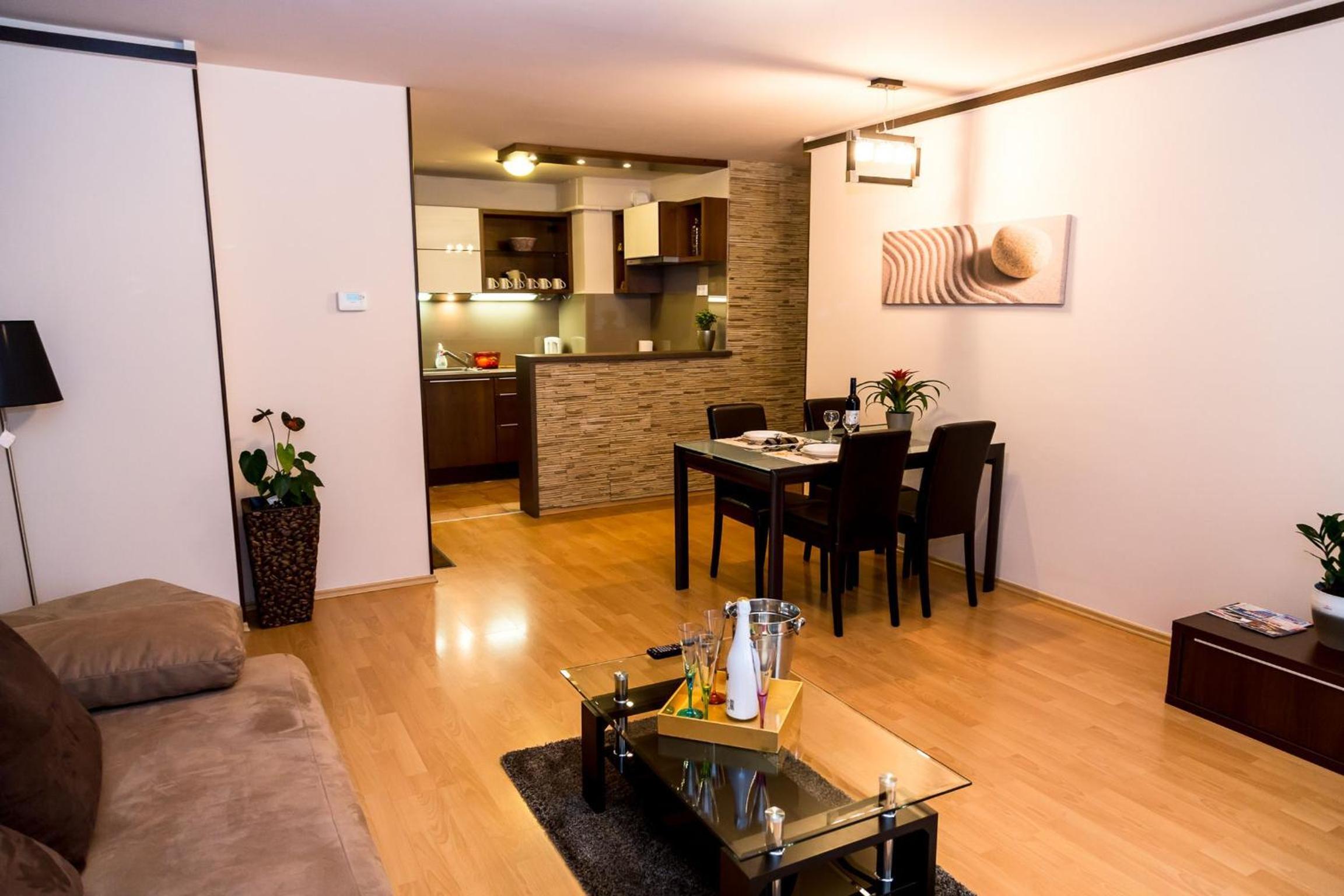 Arpad Bridge Apartments