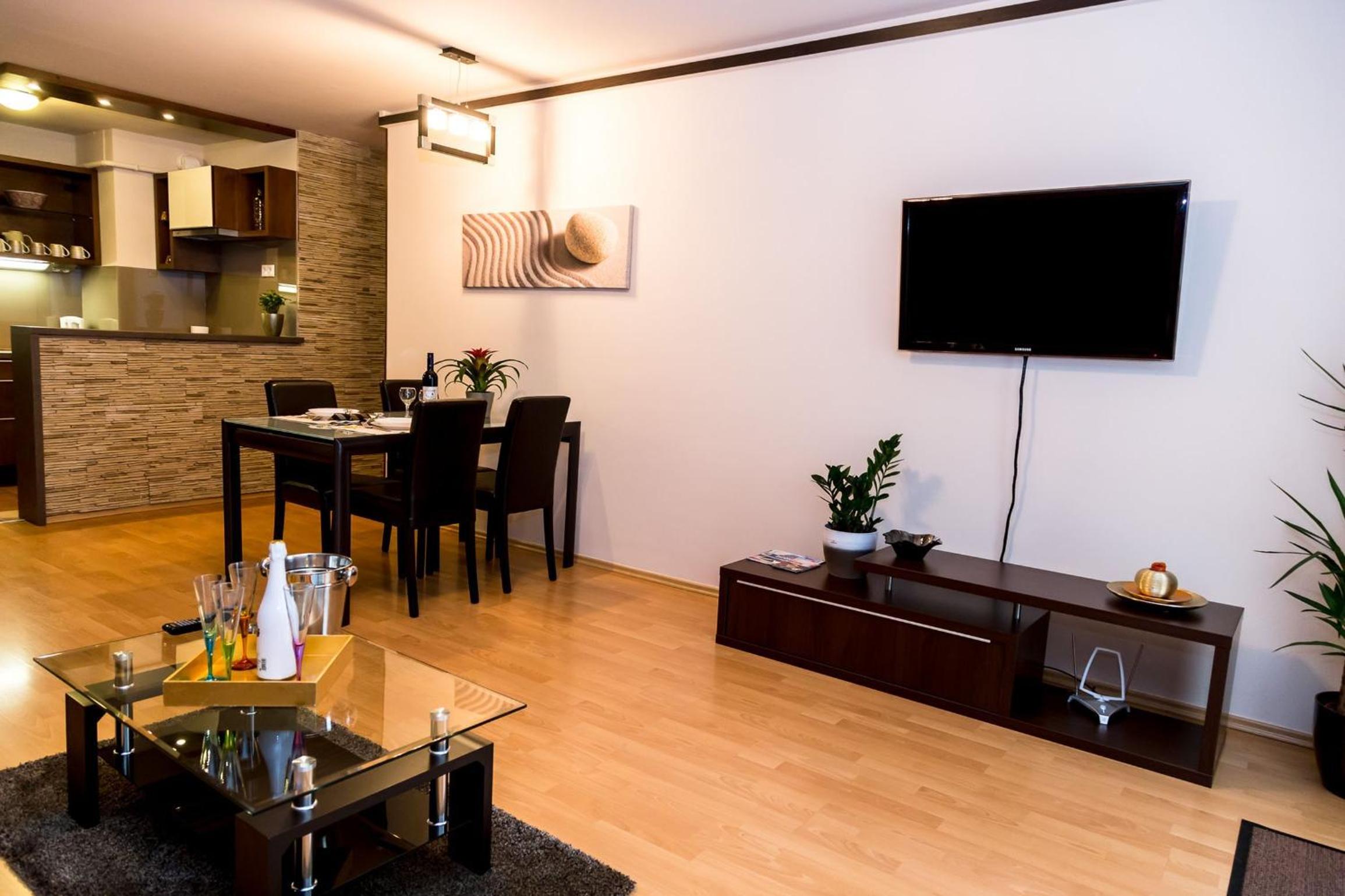 Arpad Bridge Apartments