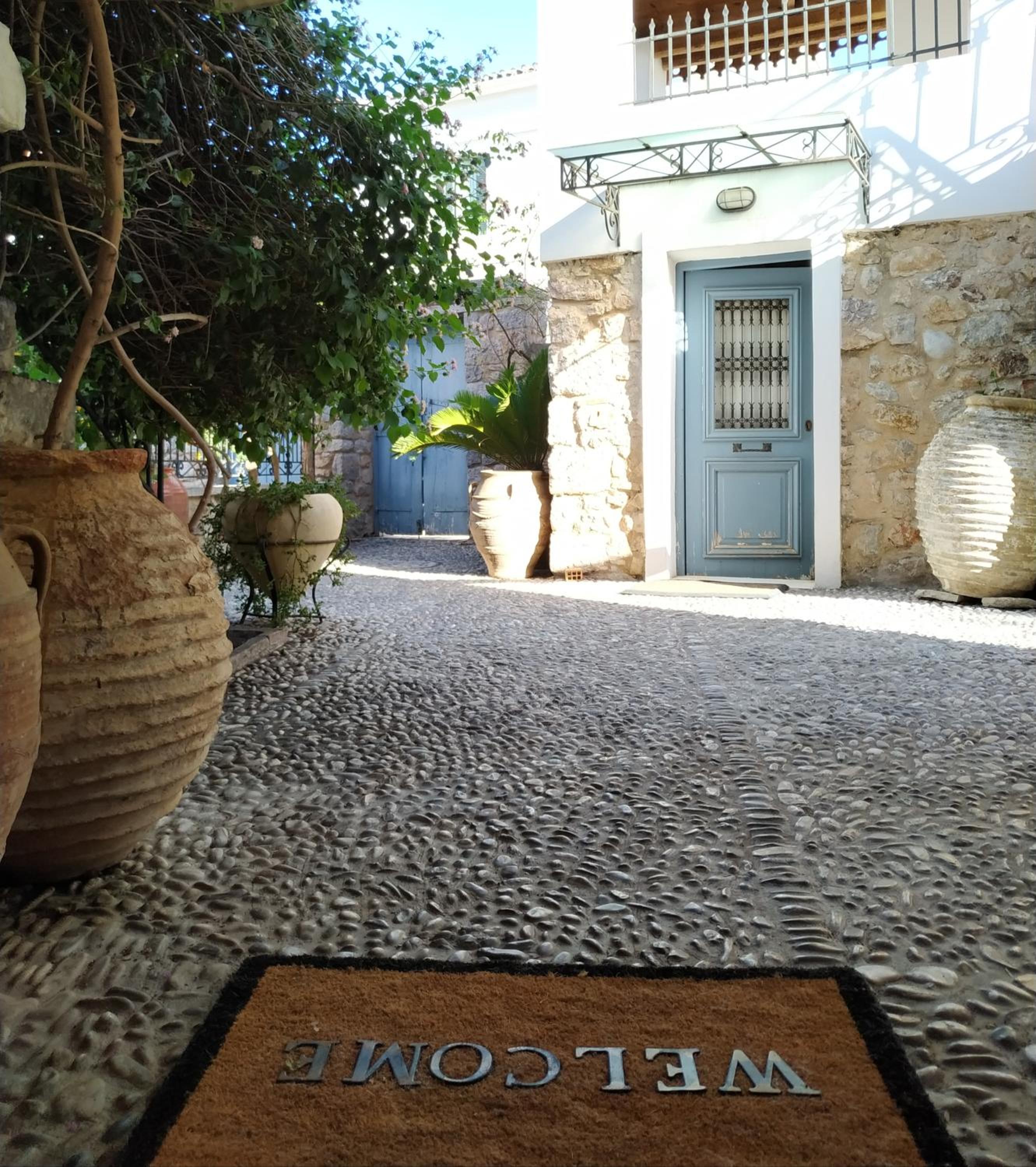 Liknon Guesthouse Villa view 4
