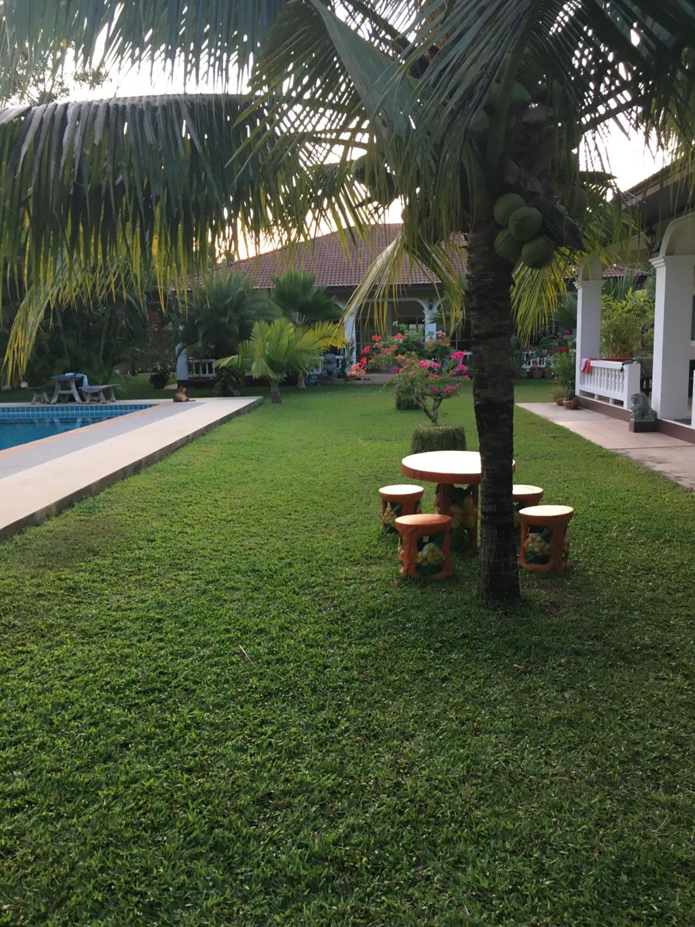 Palm Gardens Resort, Bang Saphan