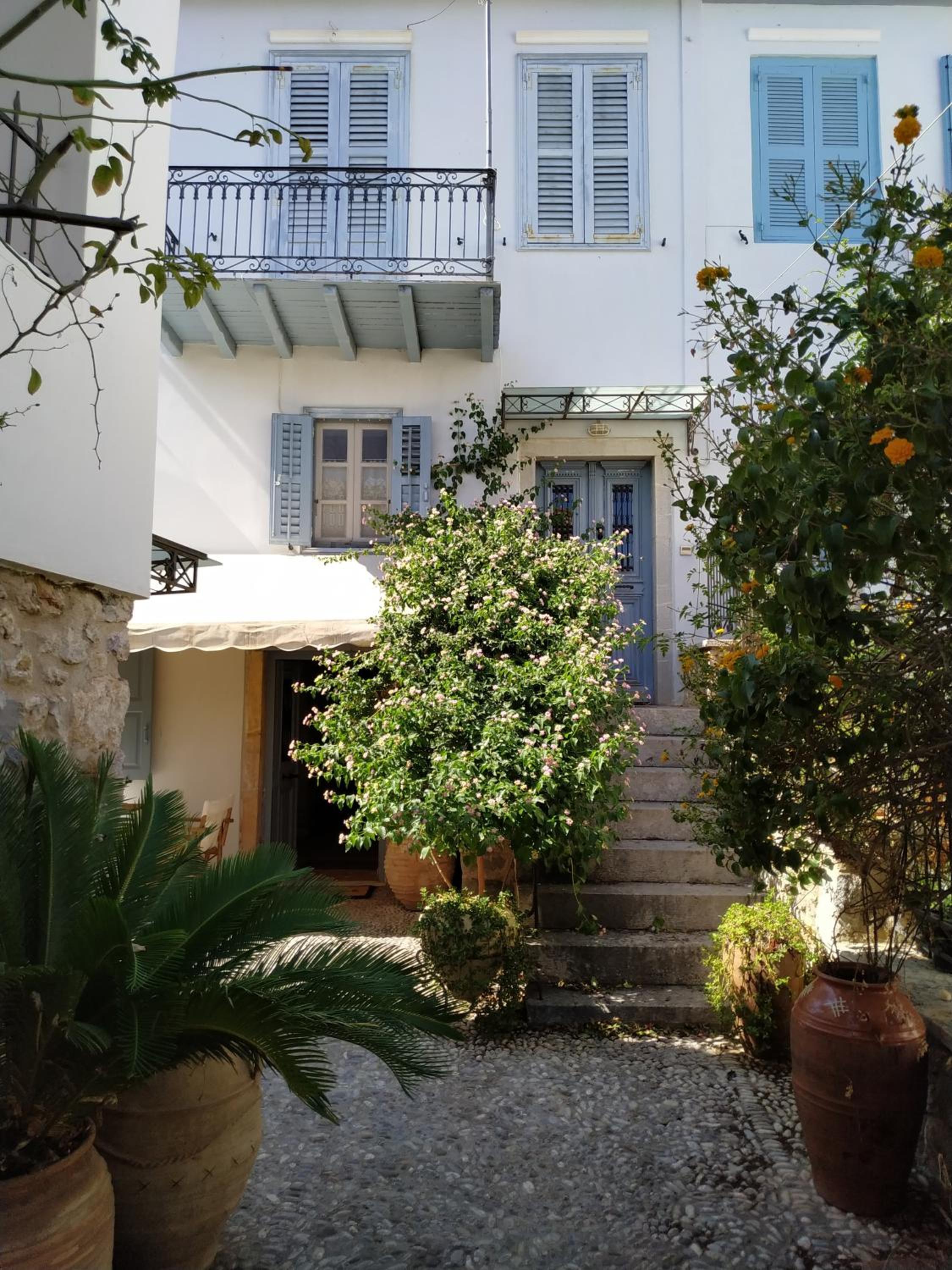 Liknon Guesthouse Villa view 2