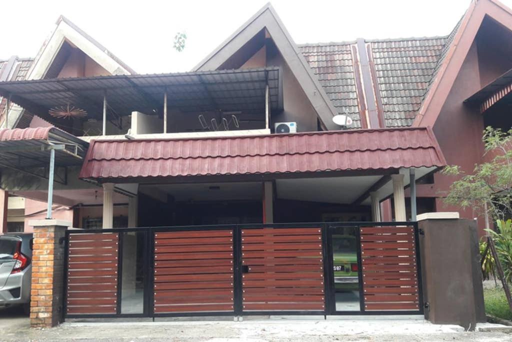 D Santai Homestay photo 1