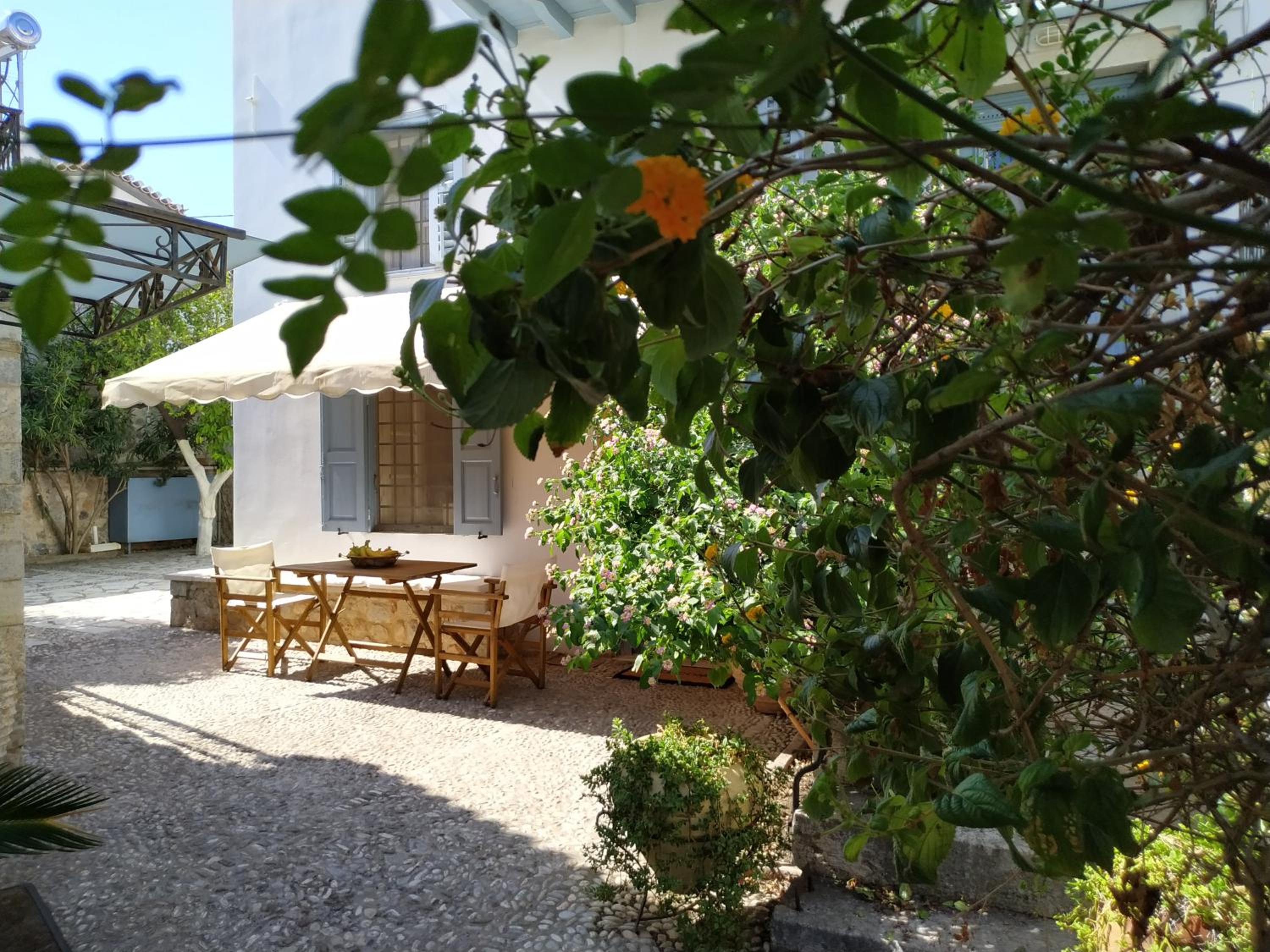 Liknon Guesthouse Villa view 3