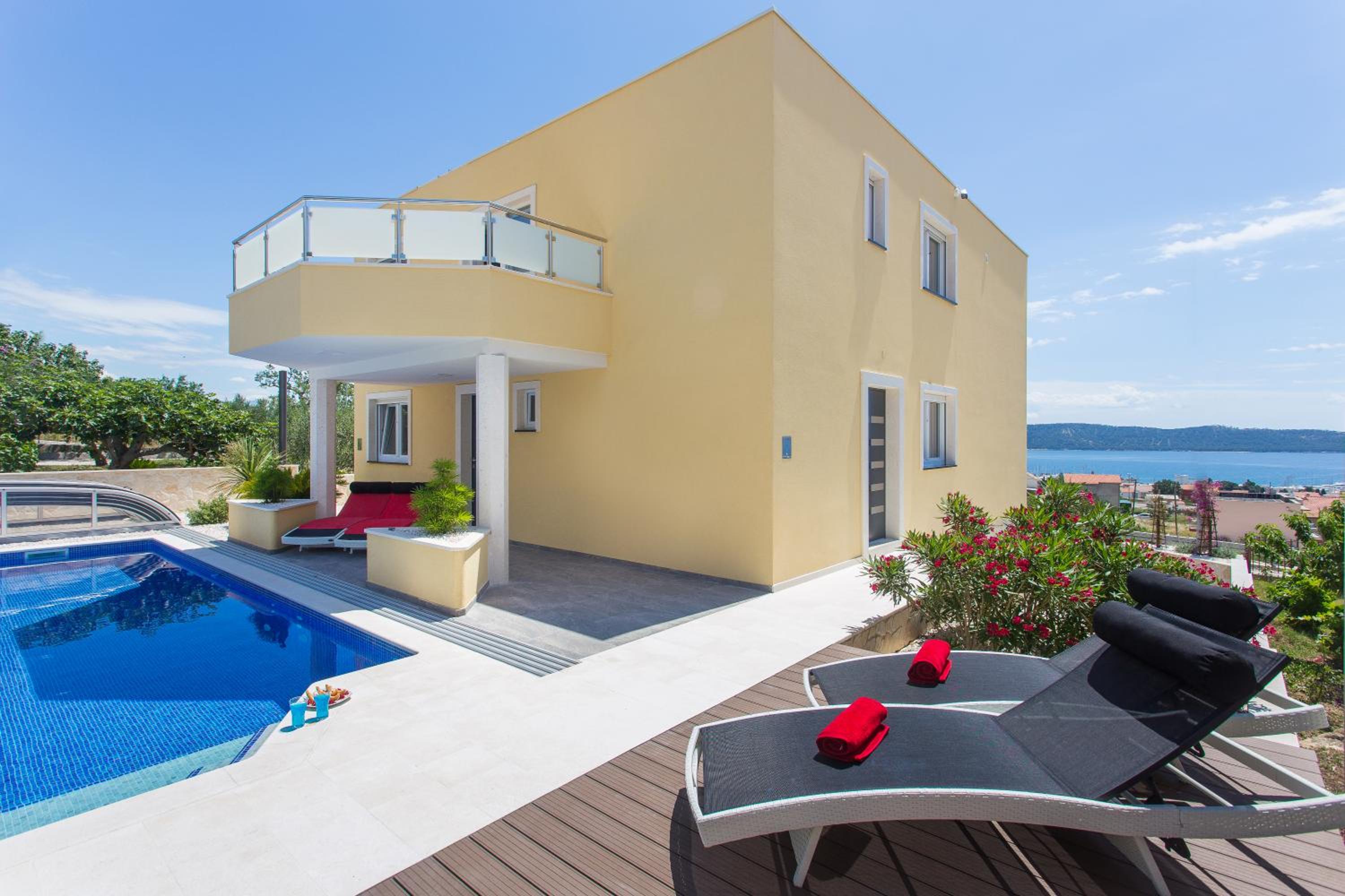 Villa-Split-Luxury-Heated salt water Pool-up to 3 family view 3