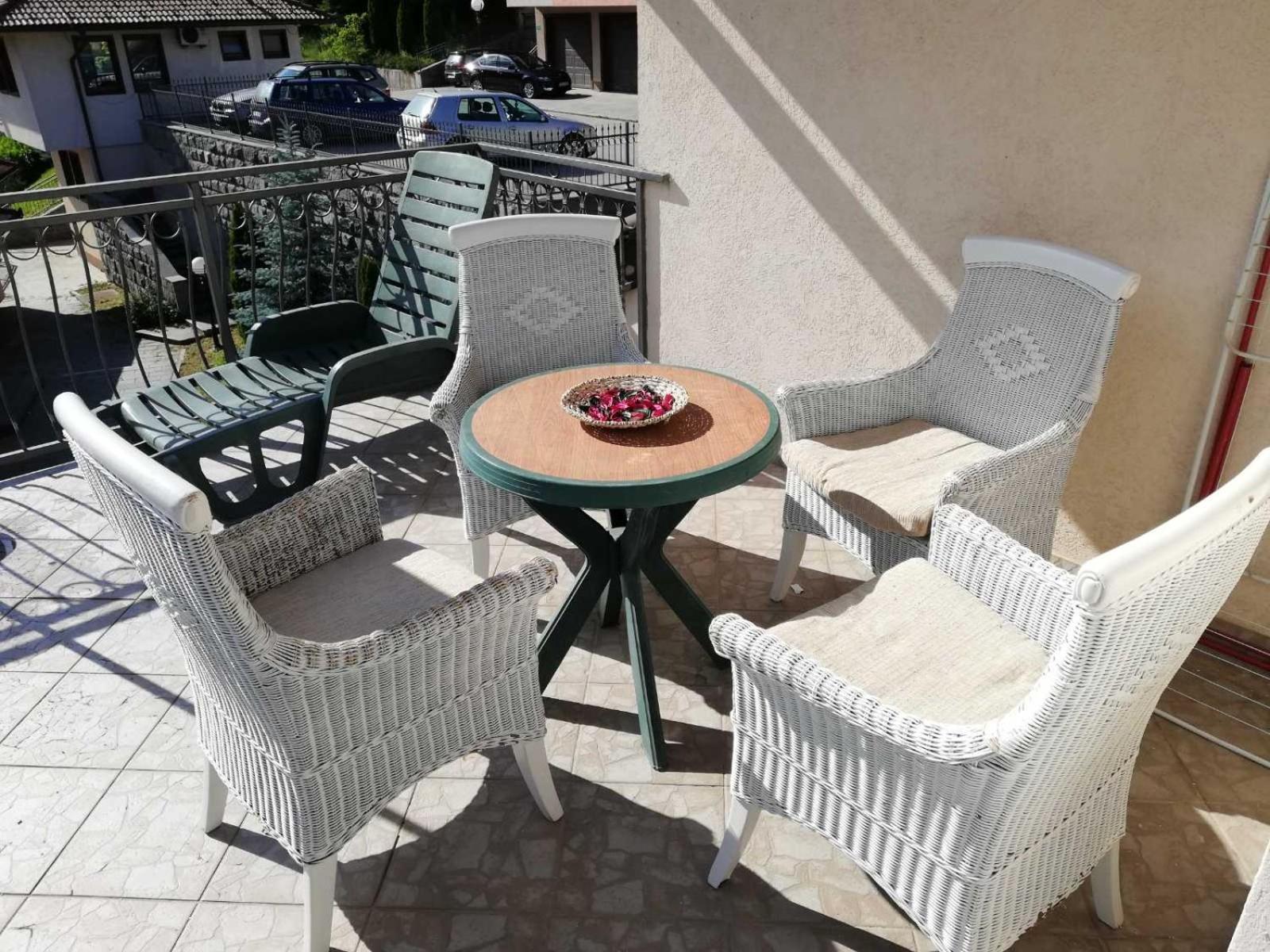 Linden Tree Apartment view 3