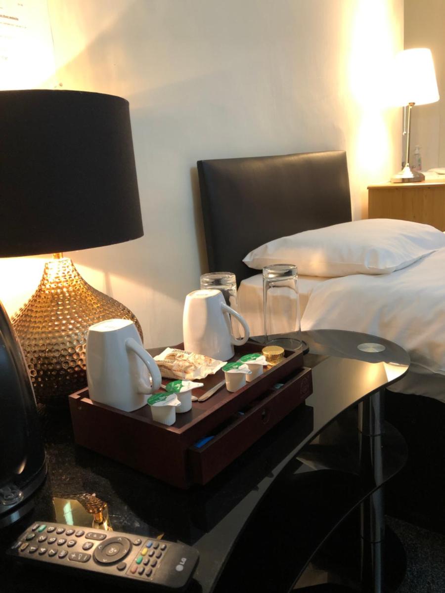 Renfrew rooms at City Centre view 5
