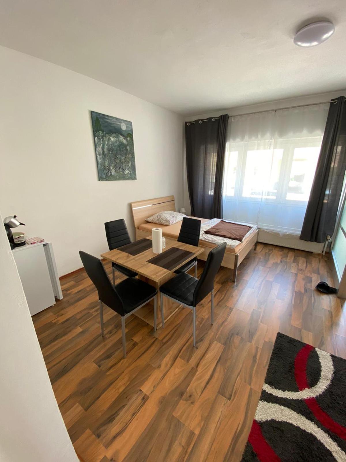 Privat Zimmer KF