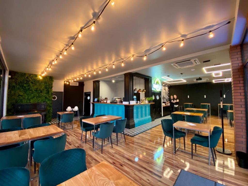 restaurant