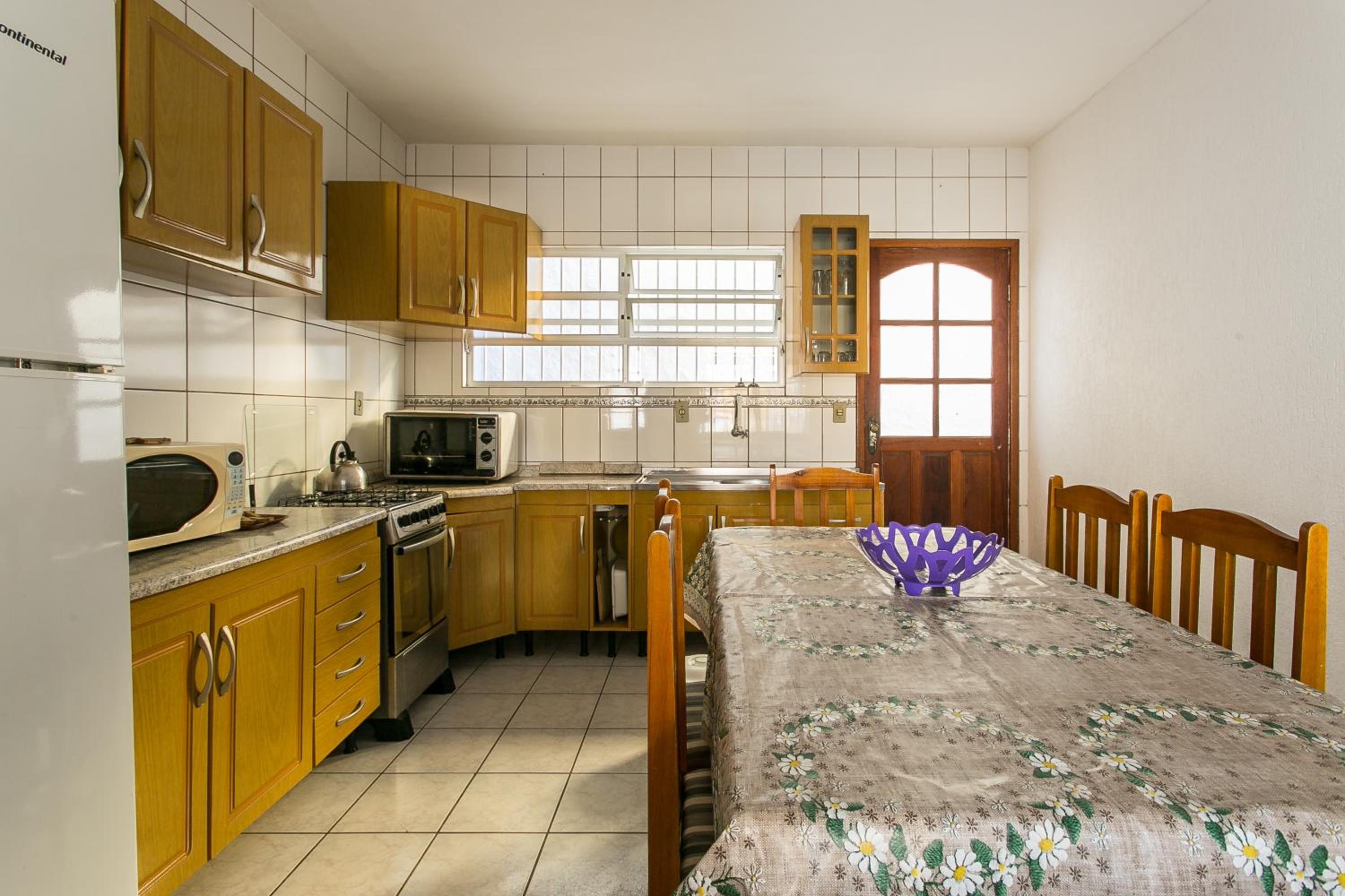 Casa 150m da praia em pátio familiar