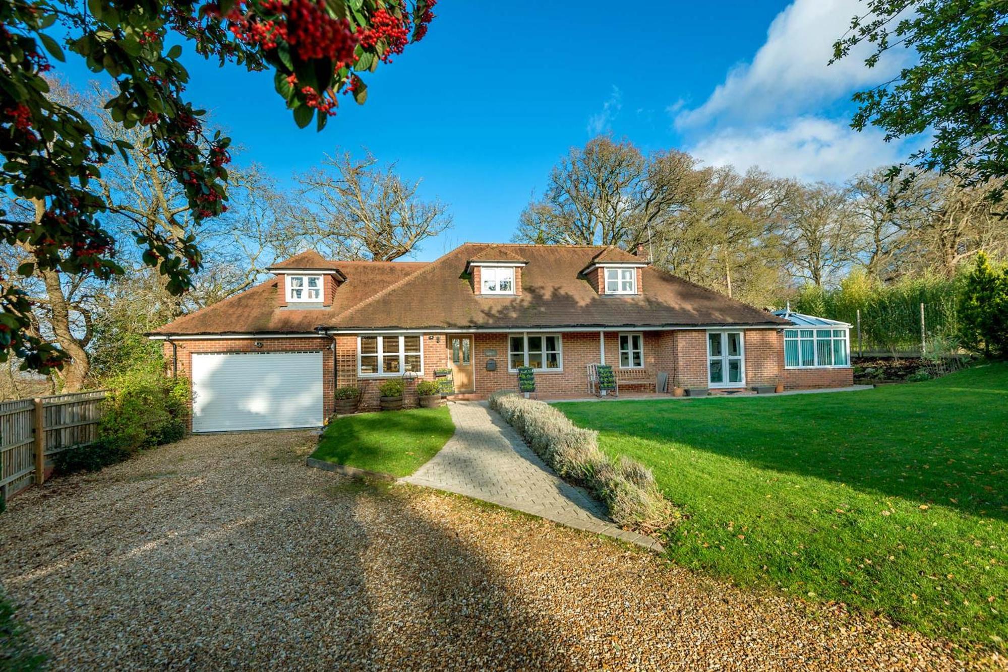 Mews Hill, 5 bedroom New Forest Holiday Cottage view 3