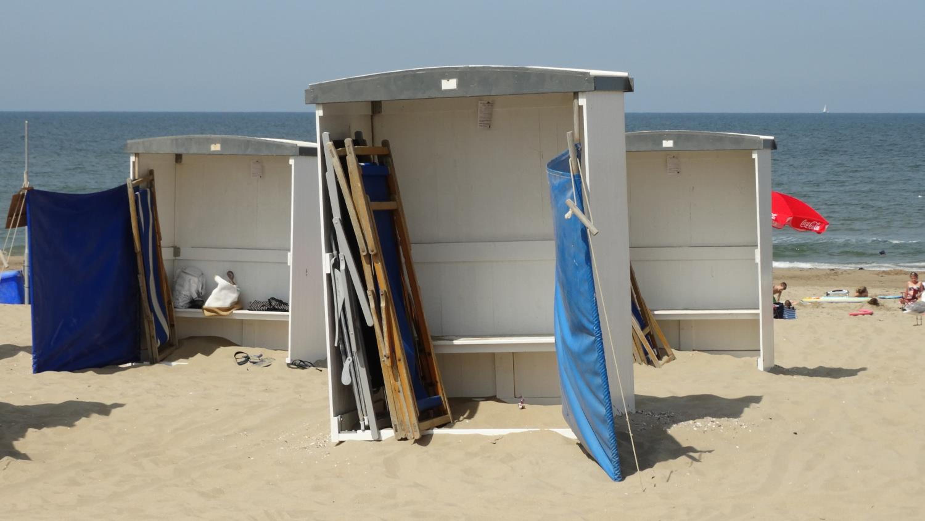 Beachhouse Anna, 1 minute walk to the beach and centre of Katwijk, Free private parking next to the house !