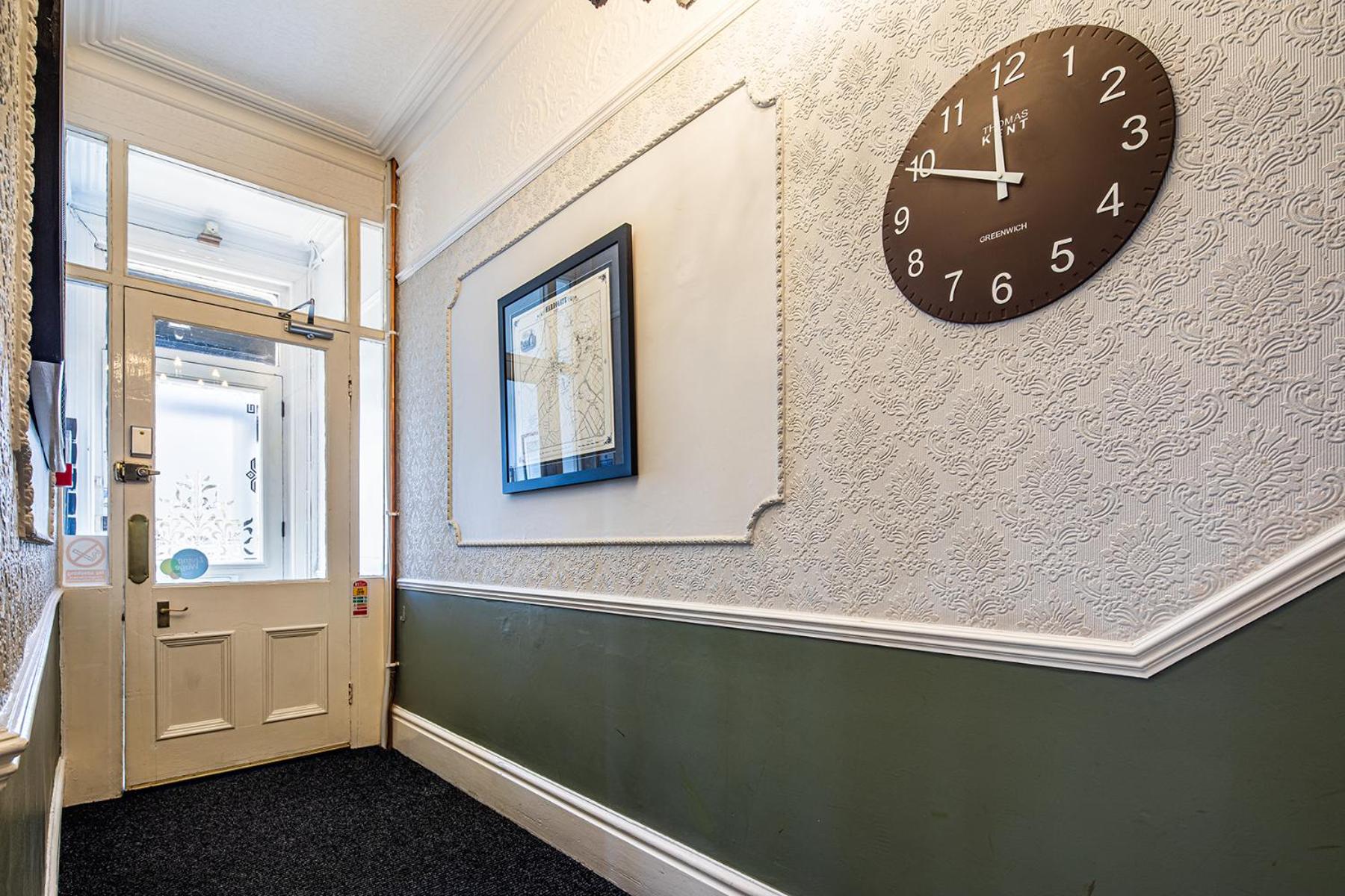 Fountains Guest House - Harrogate Stays with FREE PARKING