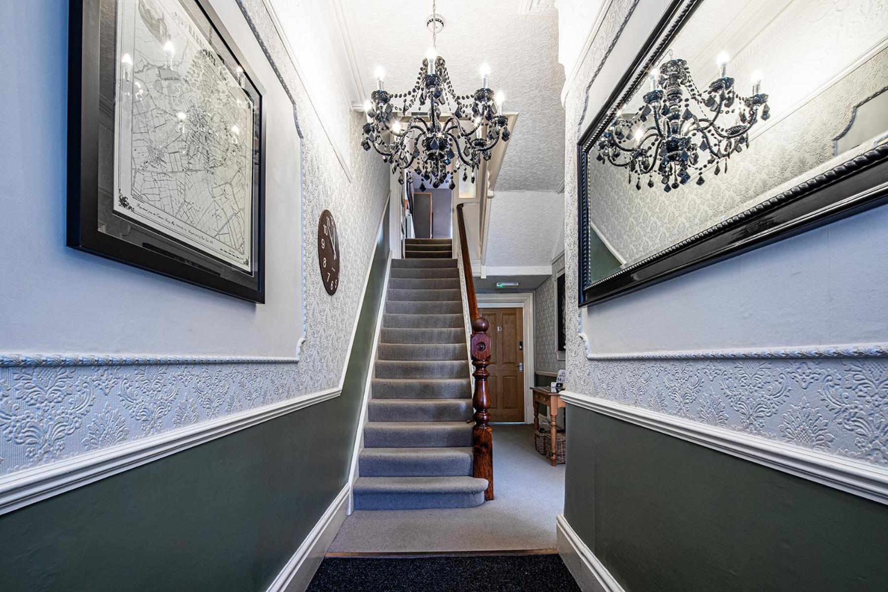 Fountains Guest House - Harrogate Stays with FREE PARKING