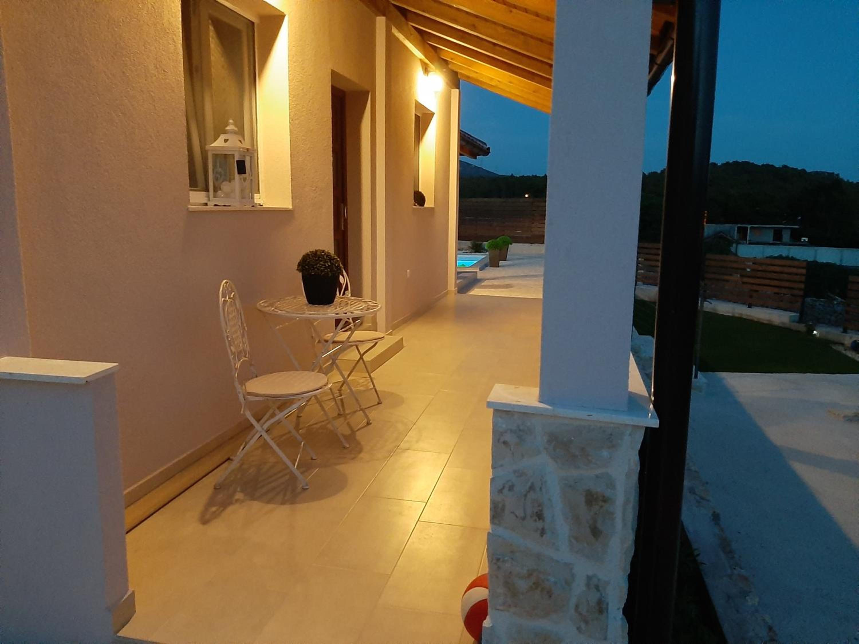 House FoRest view 4