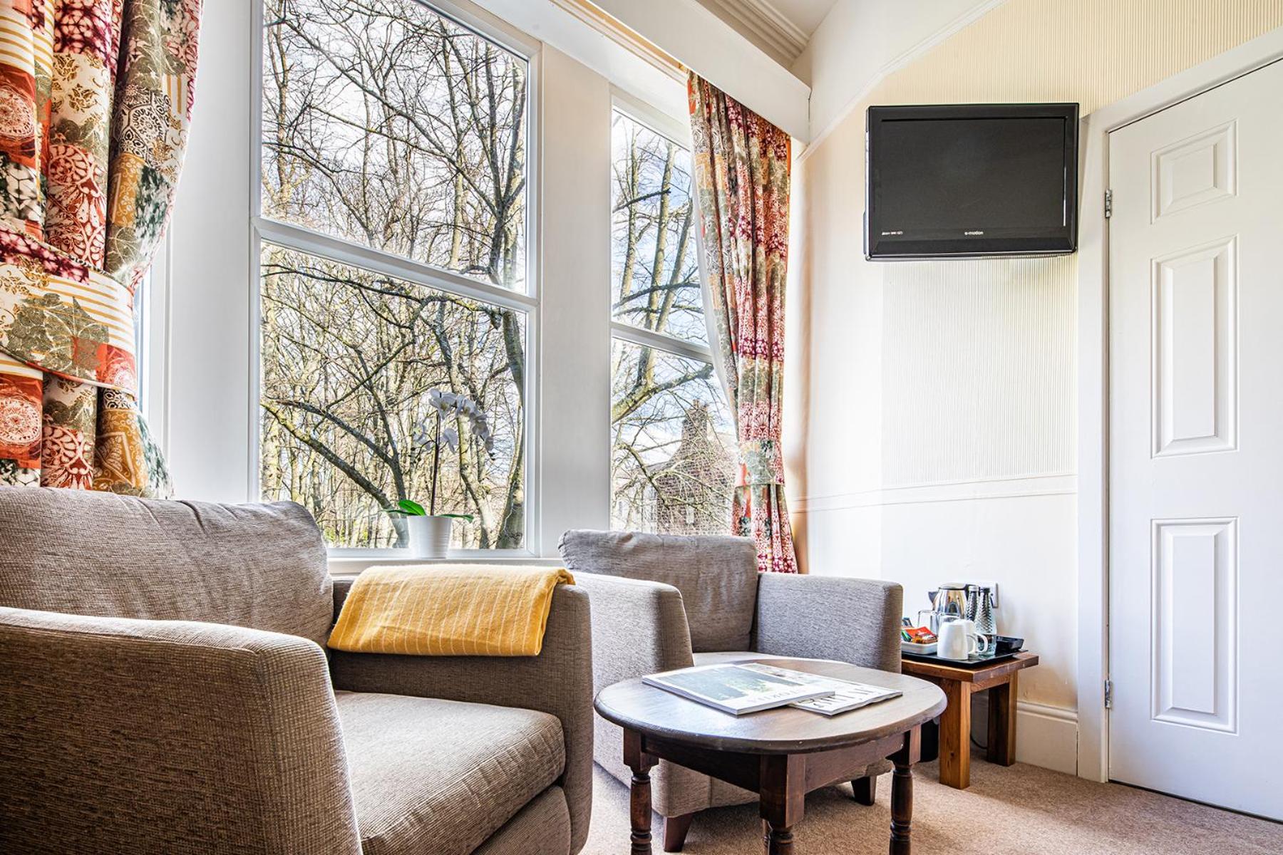 Fountains Guest House - Harrogate Stays with FREE PARKING