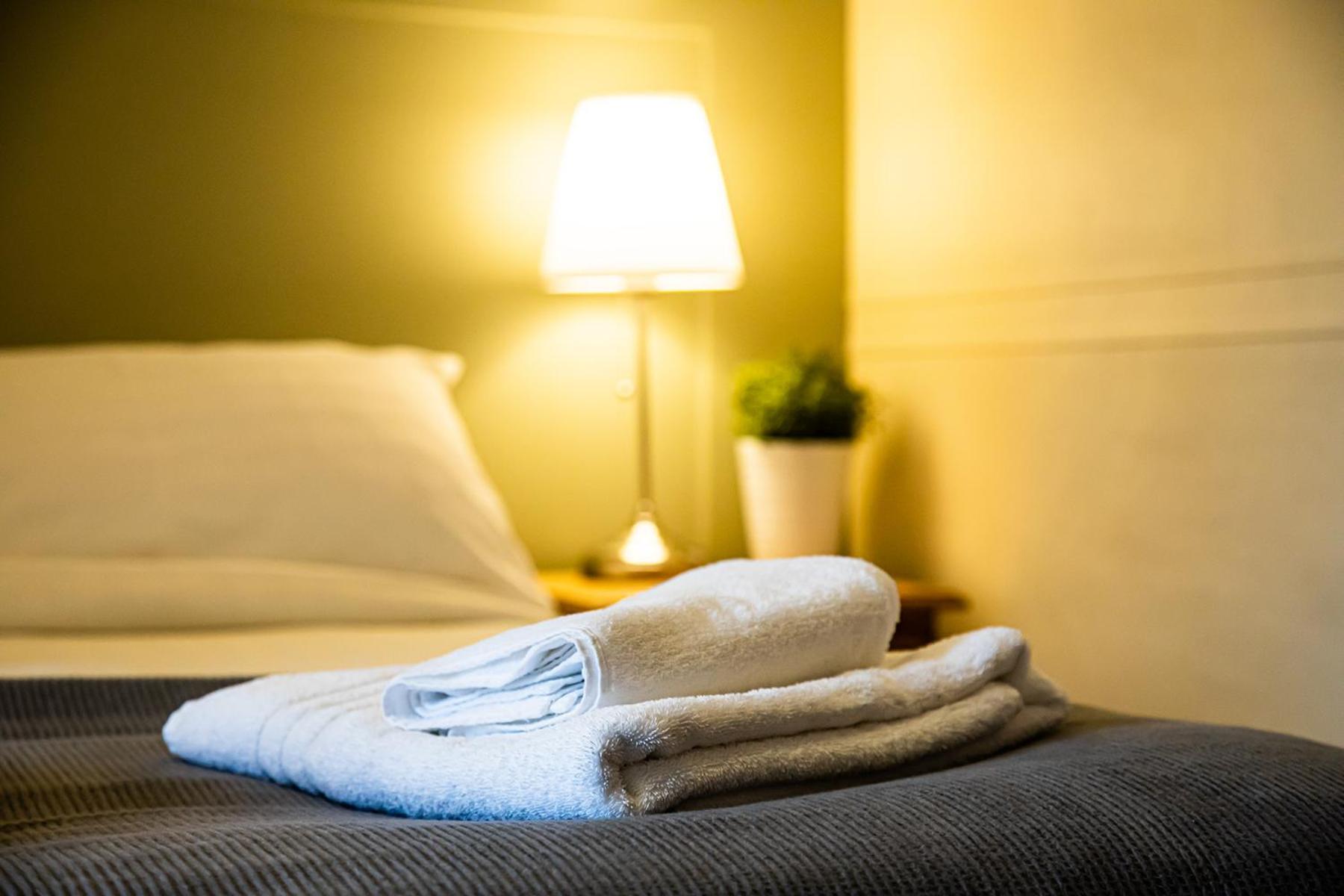 Fountains Guest House - Harrogate Stays with FREE PARKING