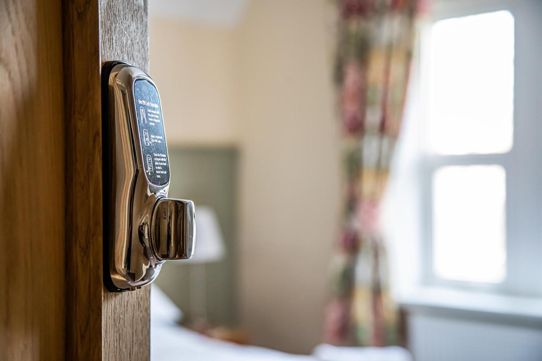 Fountains Guest House - Harrogate Stays with FREE PARKING