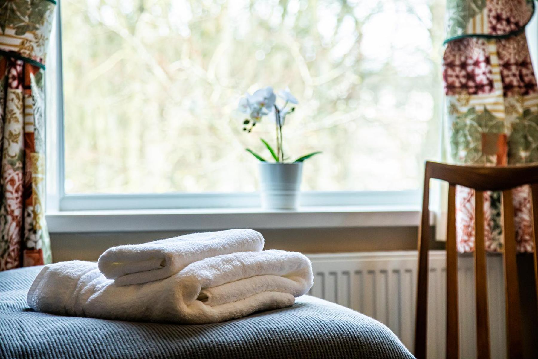 Fountains Guest House - Harrogate Stays with FREE PARKING