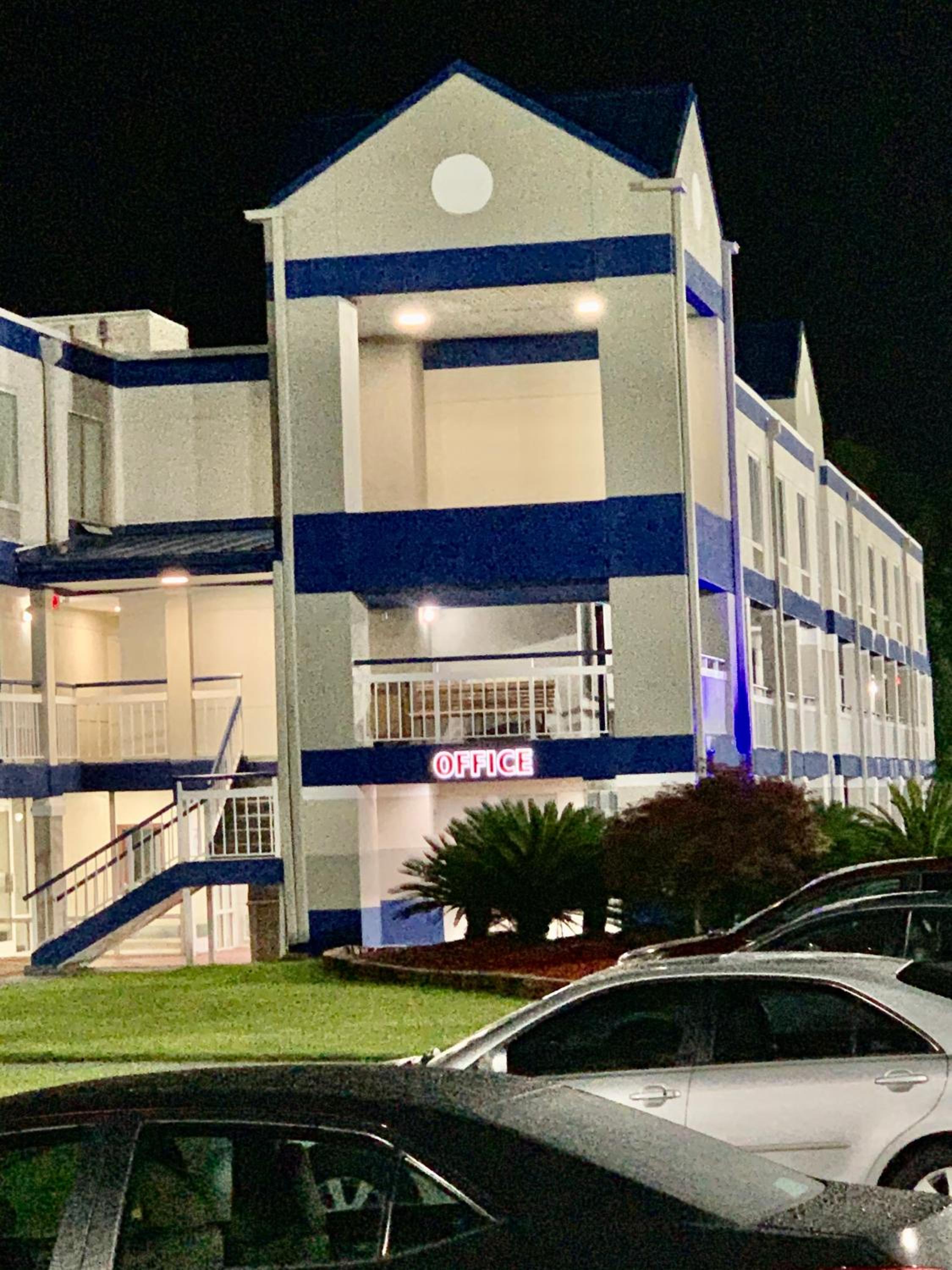 Hotel Sunrise Extended Stay Hotel - Image 1