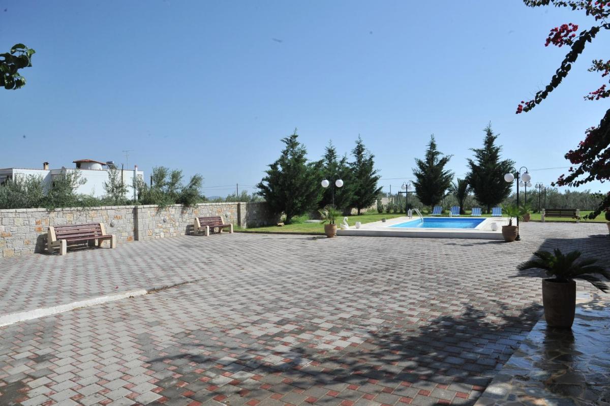 Angelos Kandia Apartments