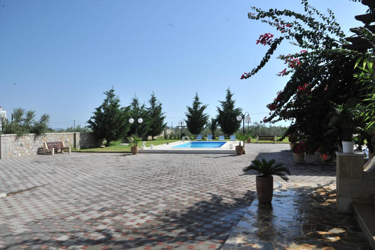 Angelos Kandia Apartments