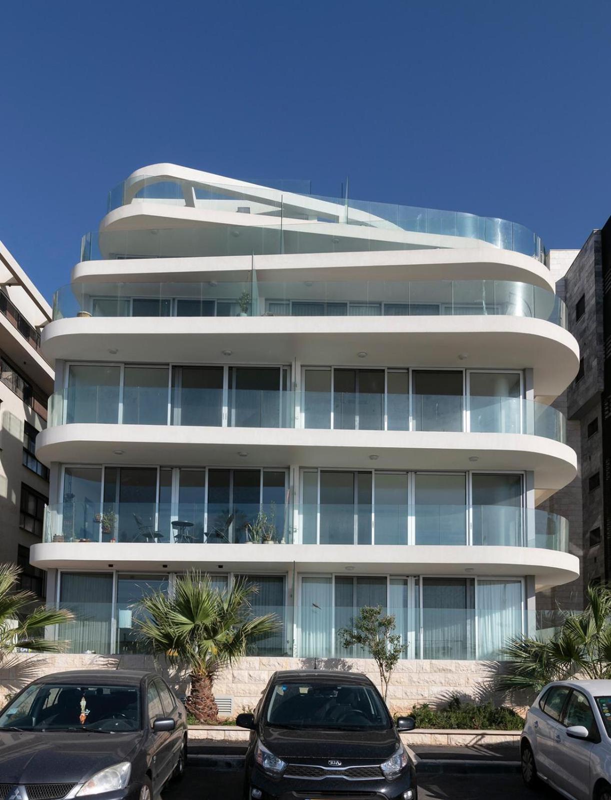 Alonas Apartments Beachfront Apartment