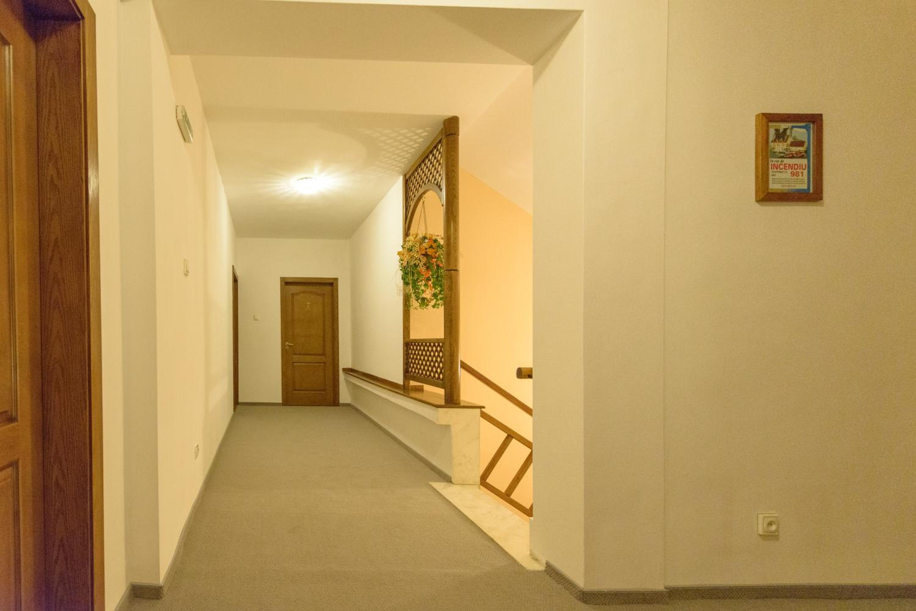 Photo 34