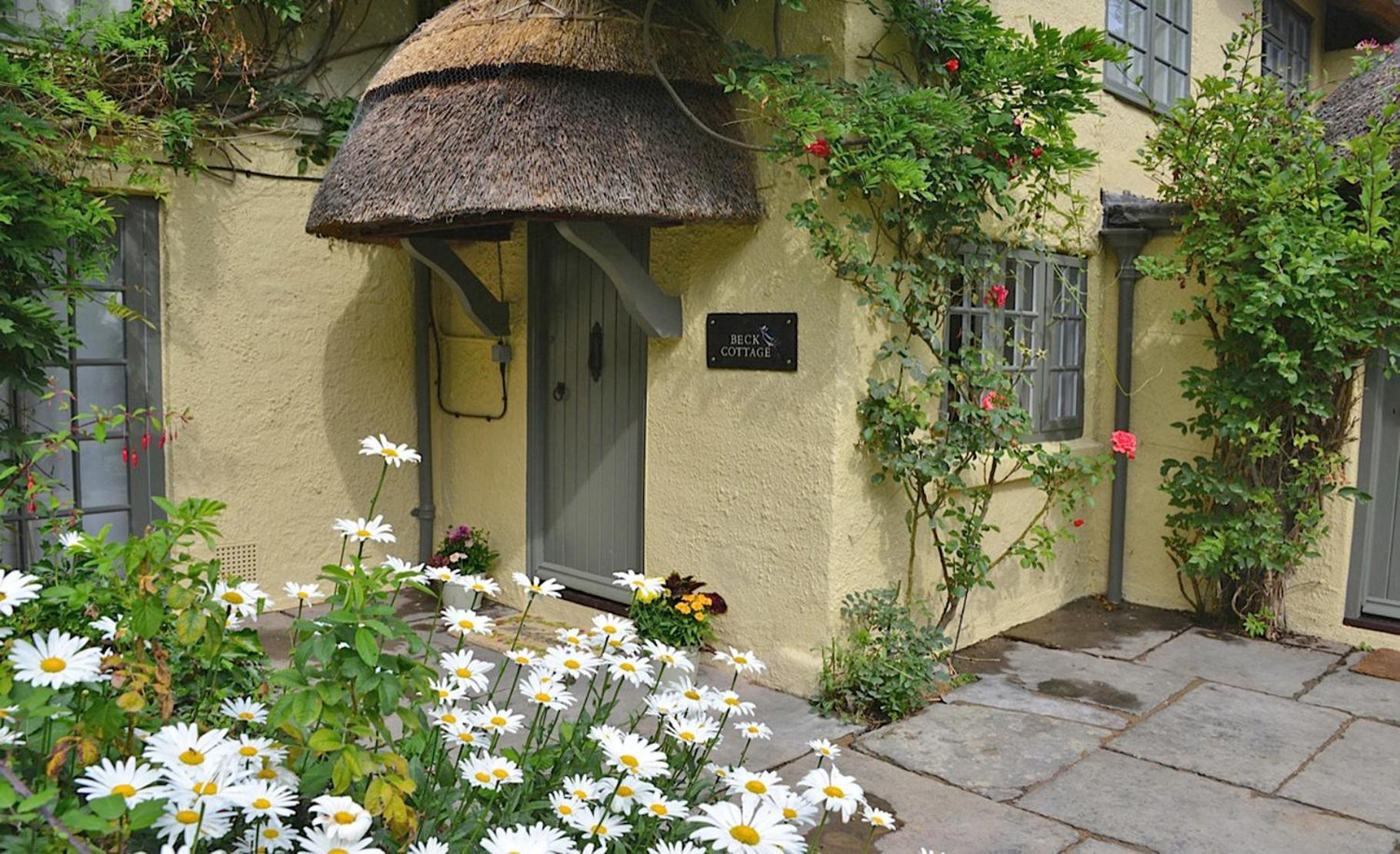Beck Cottage, Wood Green, New Forest UK view 2