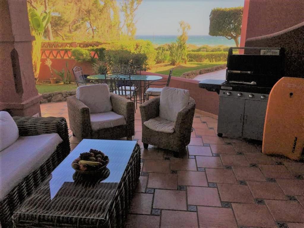 Marbella beachside apartment in 5 star gated view 4